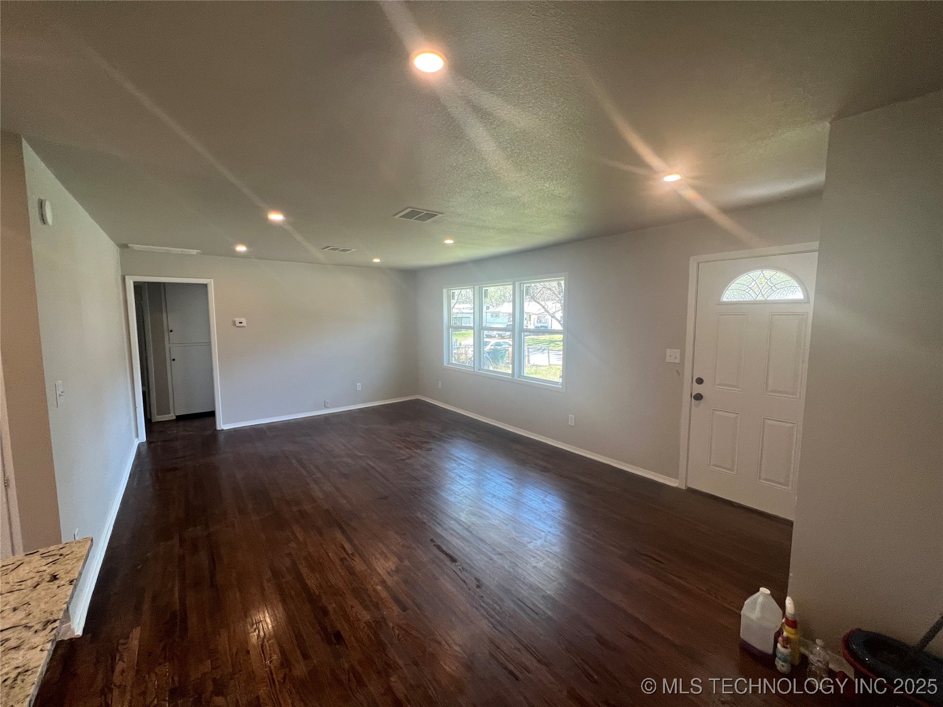 727 E 33rd Street N Property Photo 5