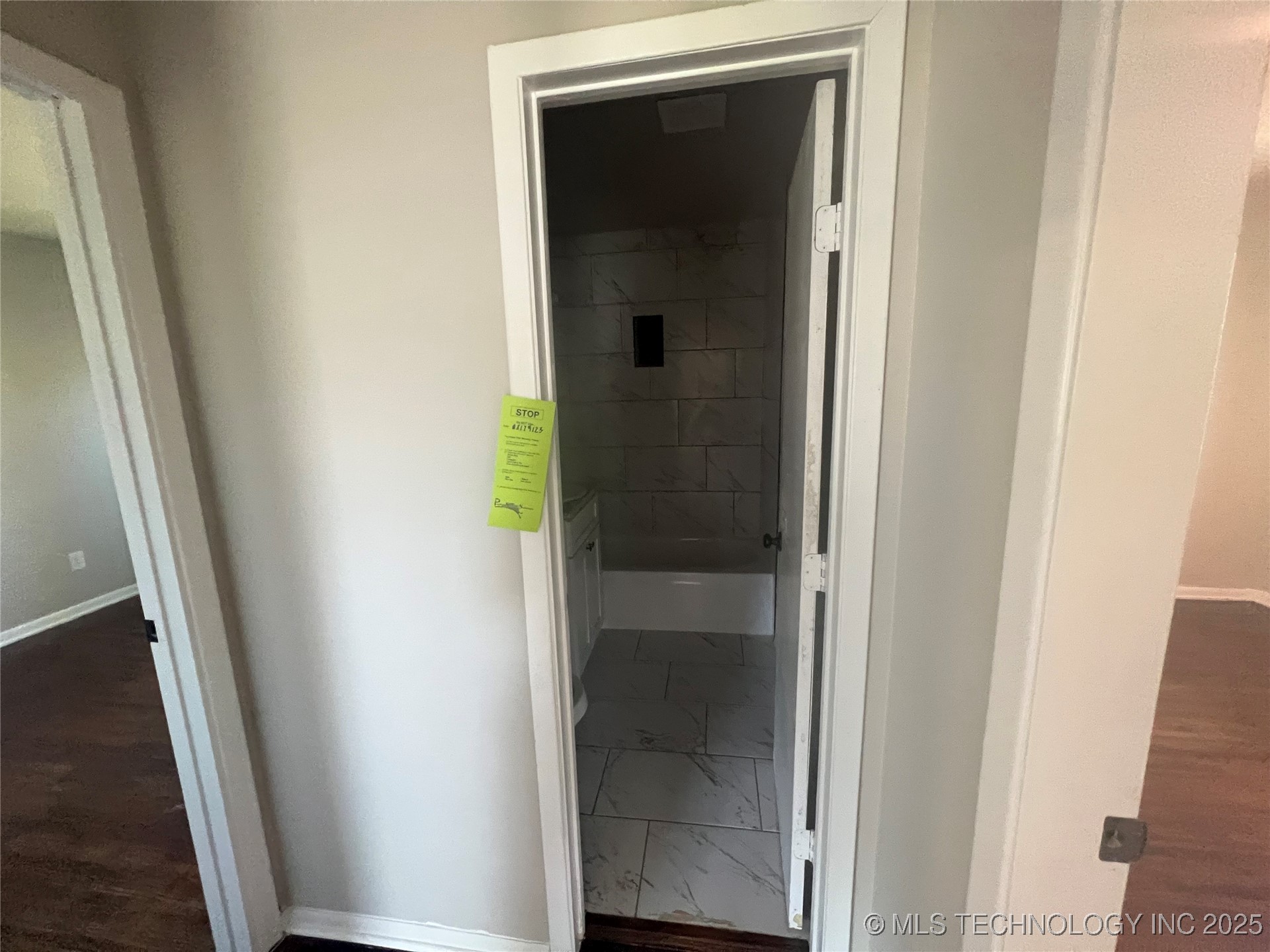 727 E 33rd Street N Property Photo 10