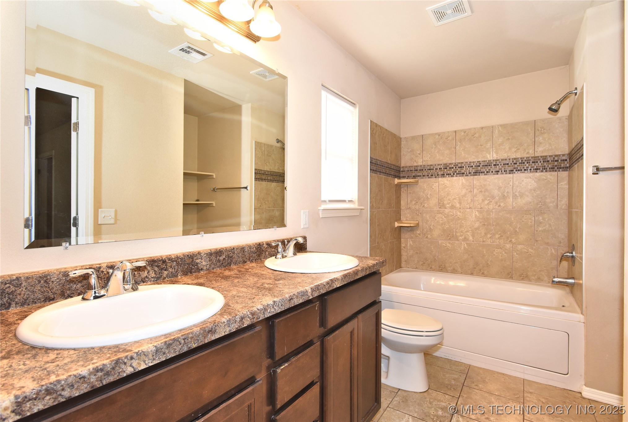 6709 N 128 East Avenue Property Photo 14