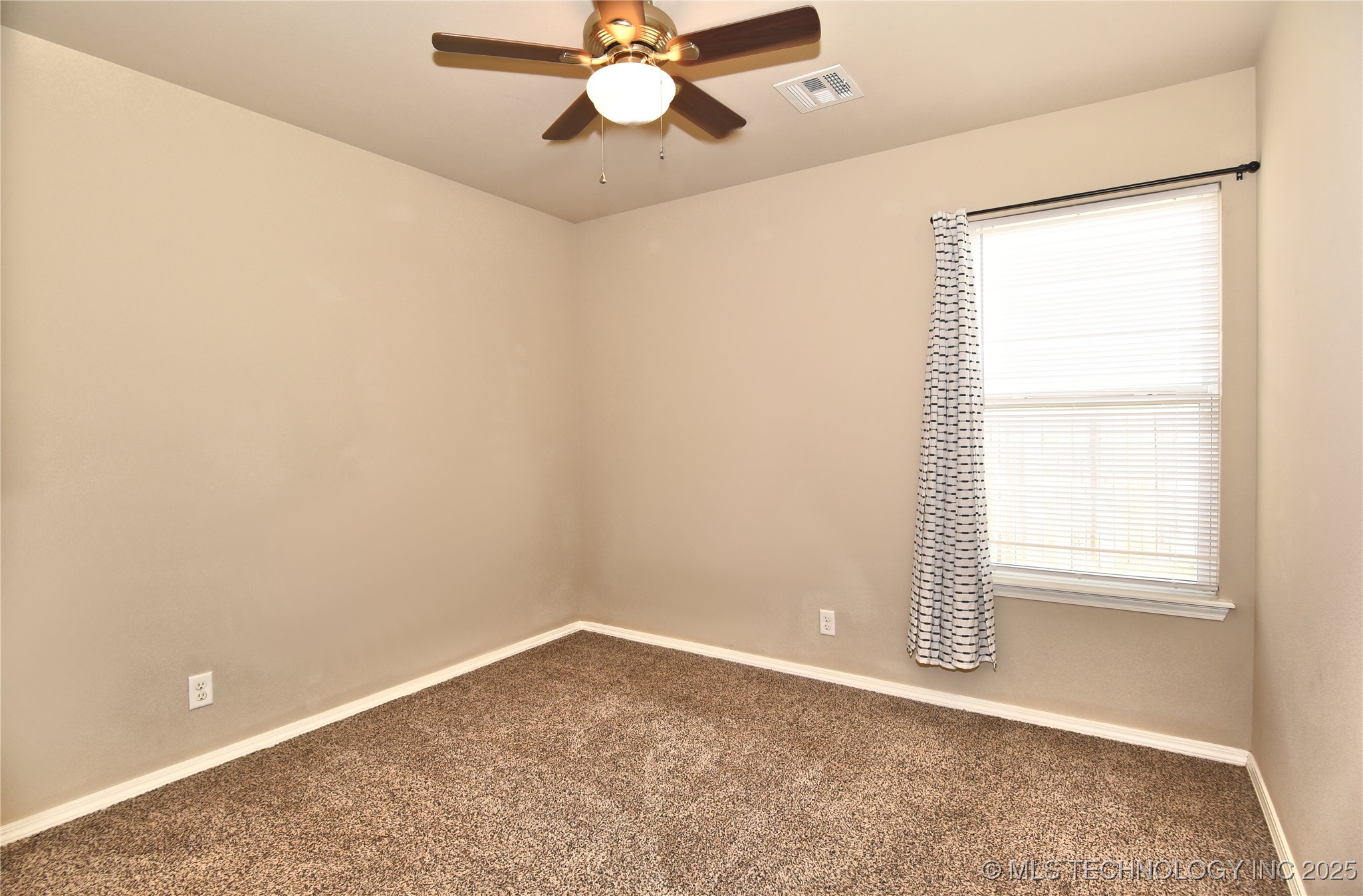 6709 N 128 East Avenue Property Photo 18