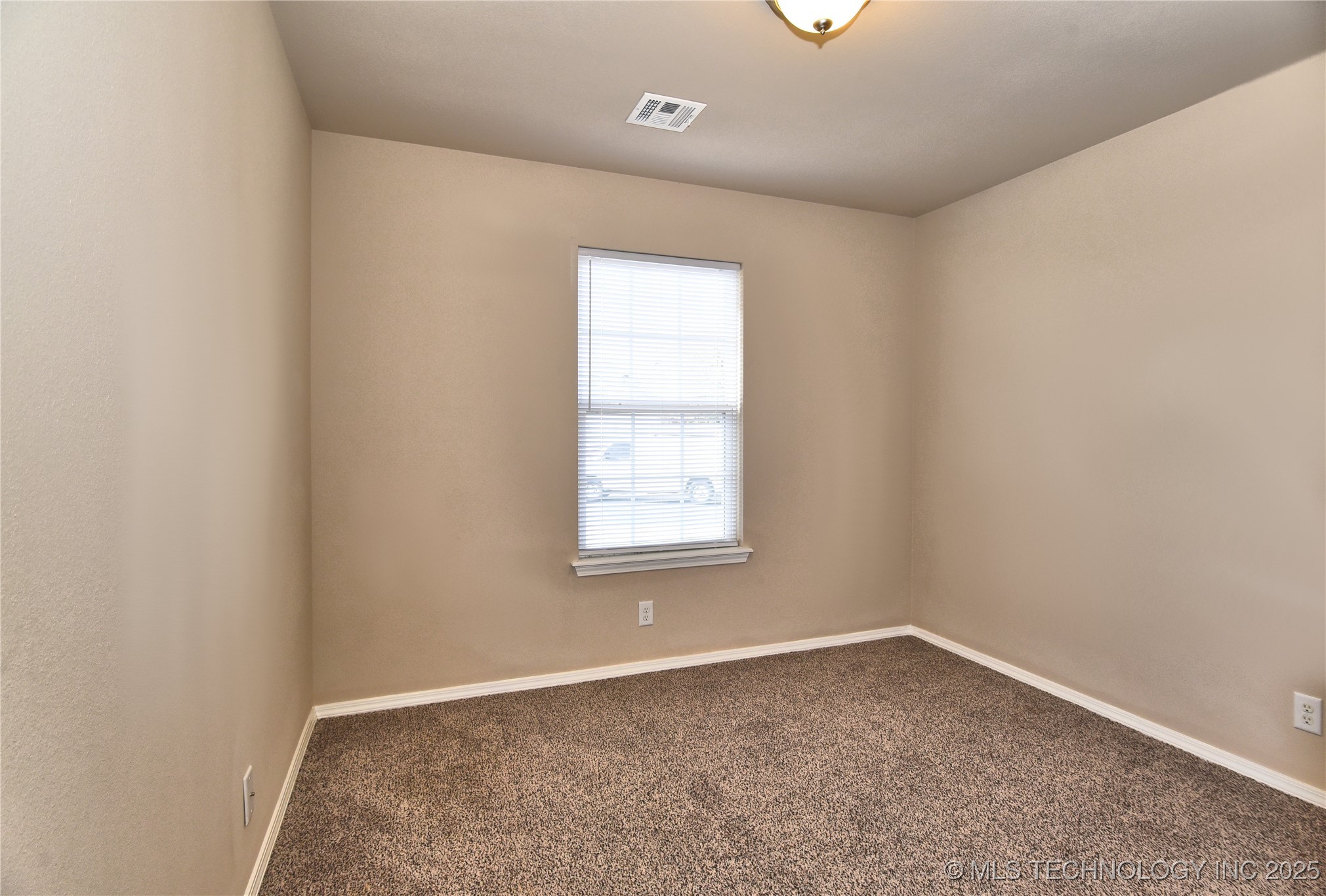 6709 N 128 East Avenue Property Photo 21