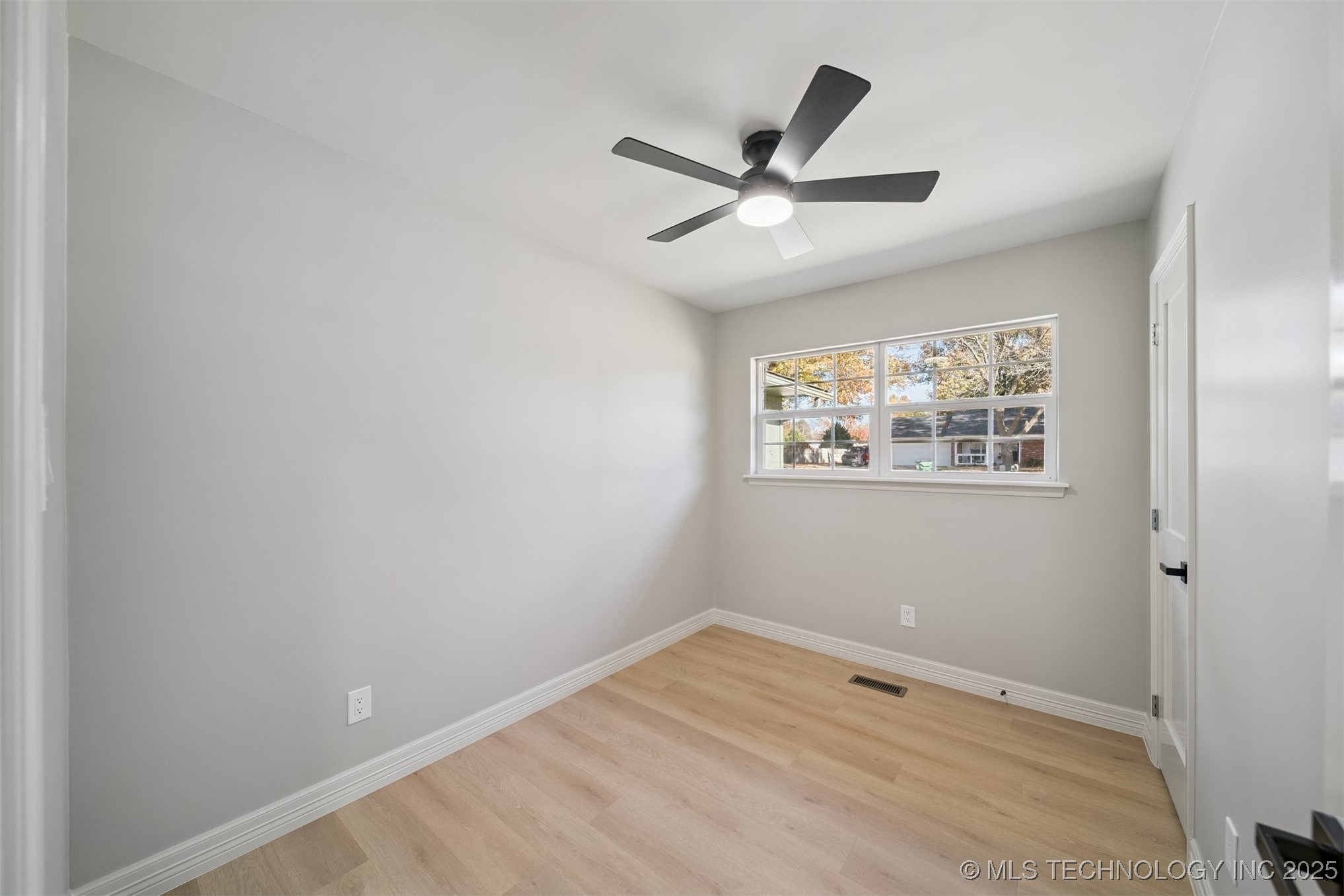 12764 S 123rd East Avenue Property Photo 4