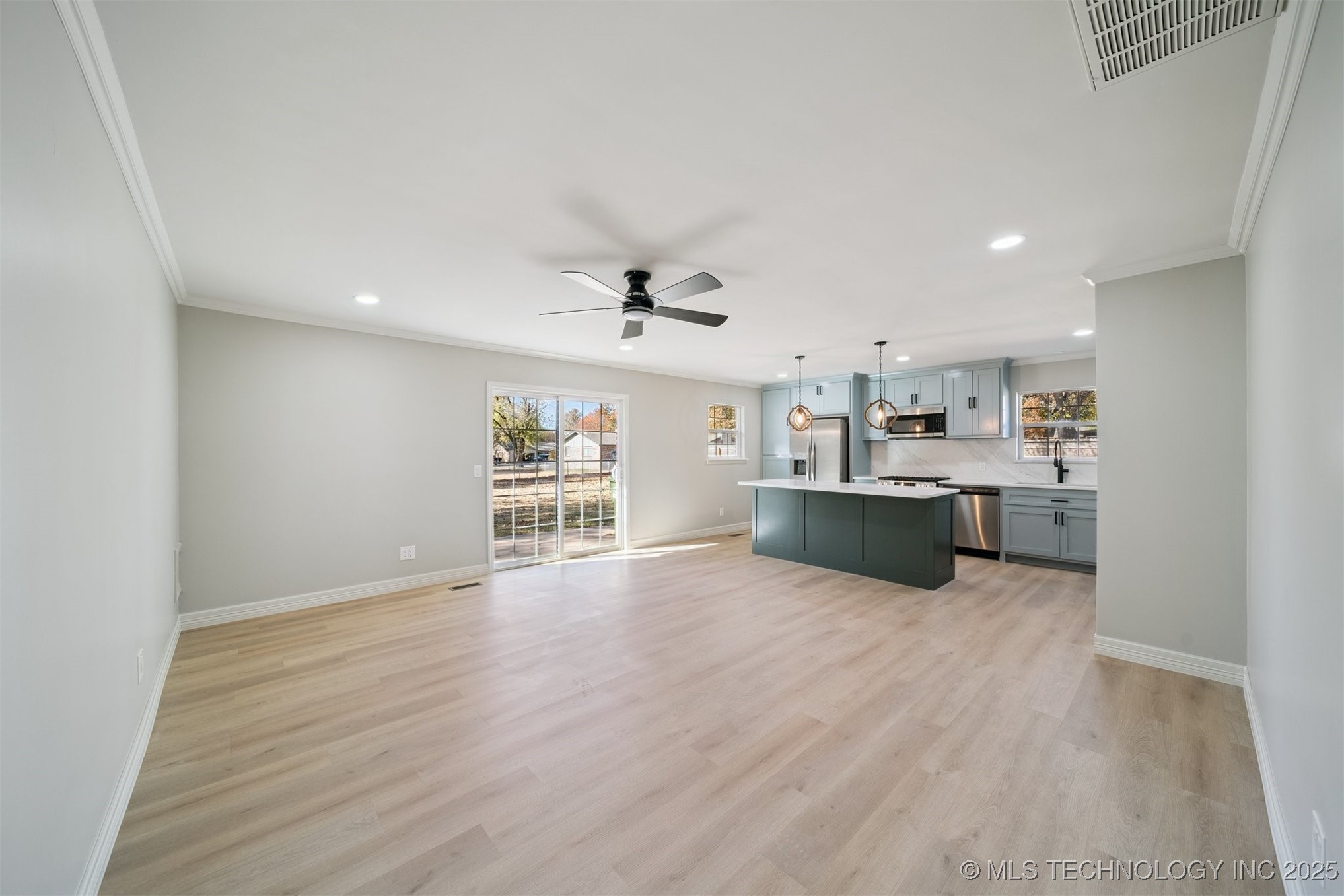 12764 S 123rd East Avenue Property Photo 11