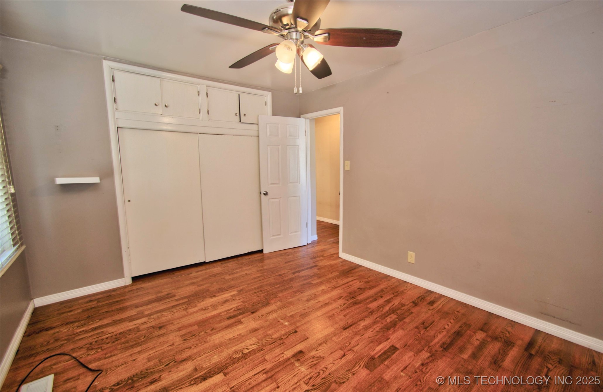 2500 Elmira St Property Photo 10