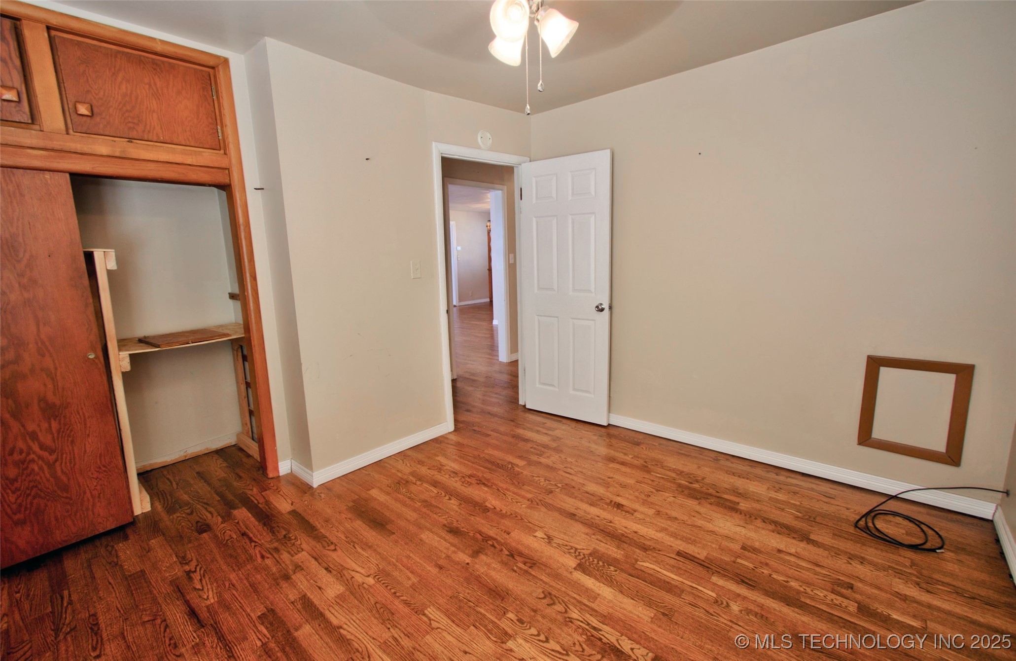 2500 Elmira St Property Photo 13