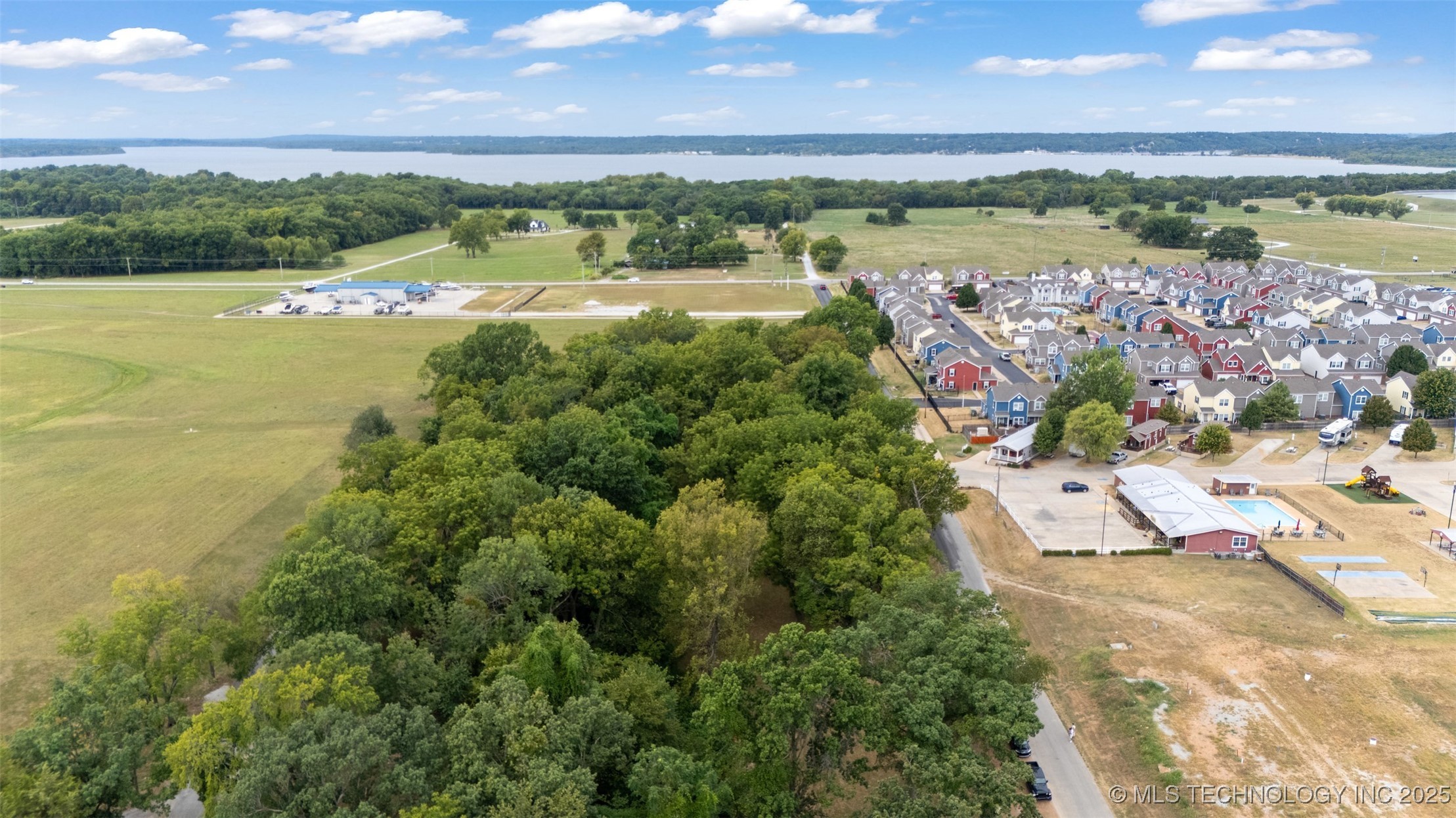 E 280th Road Property Photo 6