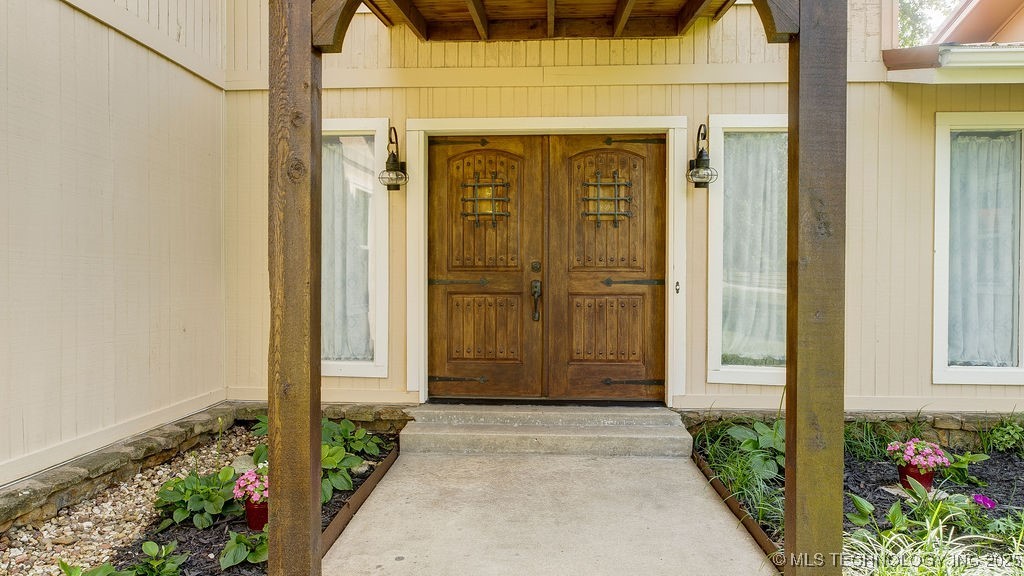 20700 E 420 Road Property Photo 2