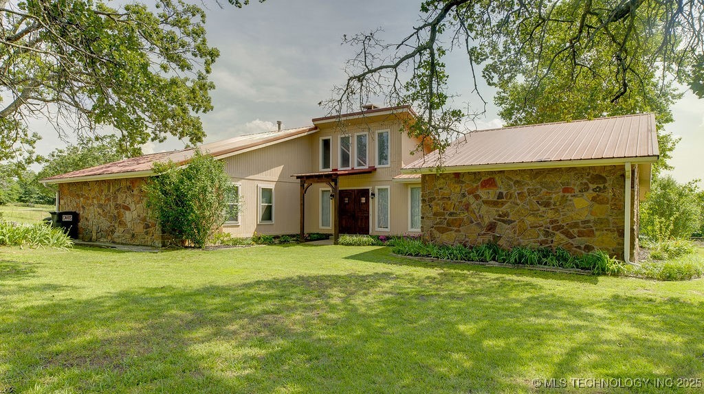 20700 E 420 Road Property Photo 3