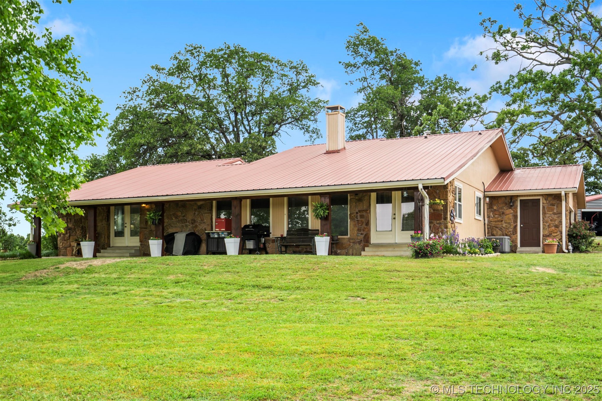 20700 E 420 Road Property Photo 5