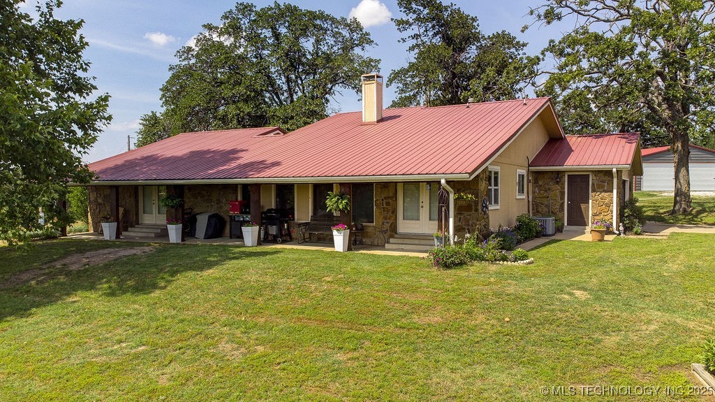 20700 E 420 Road Property Photo 6