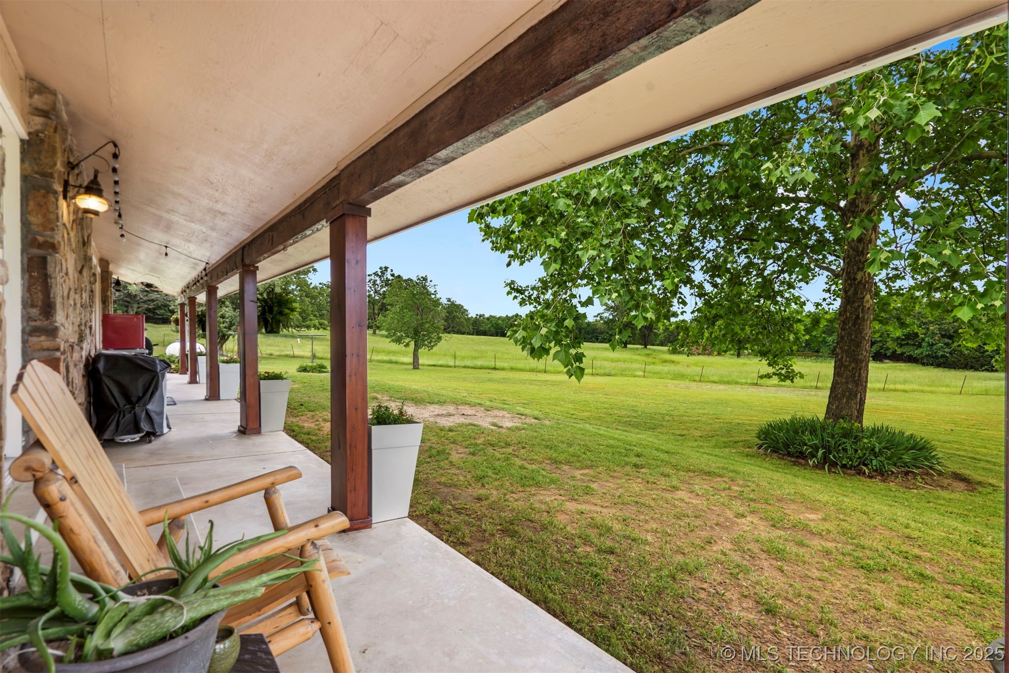 20700 E 420 Road Property Photo 9