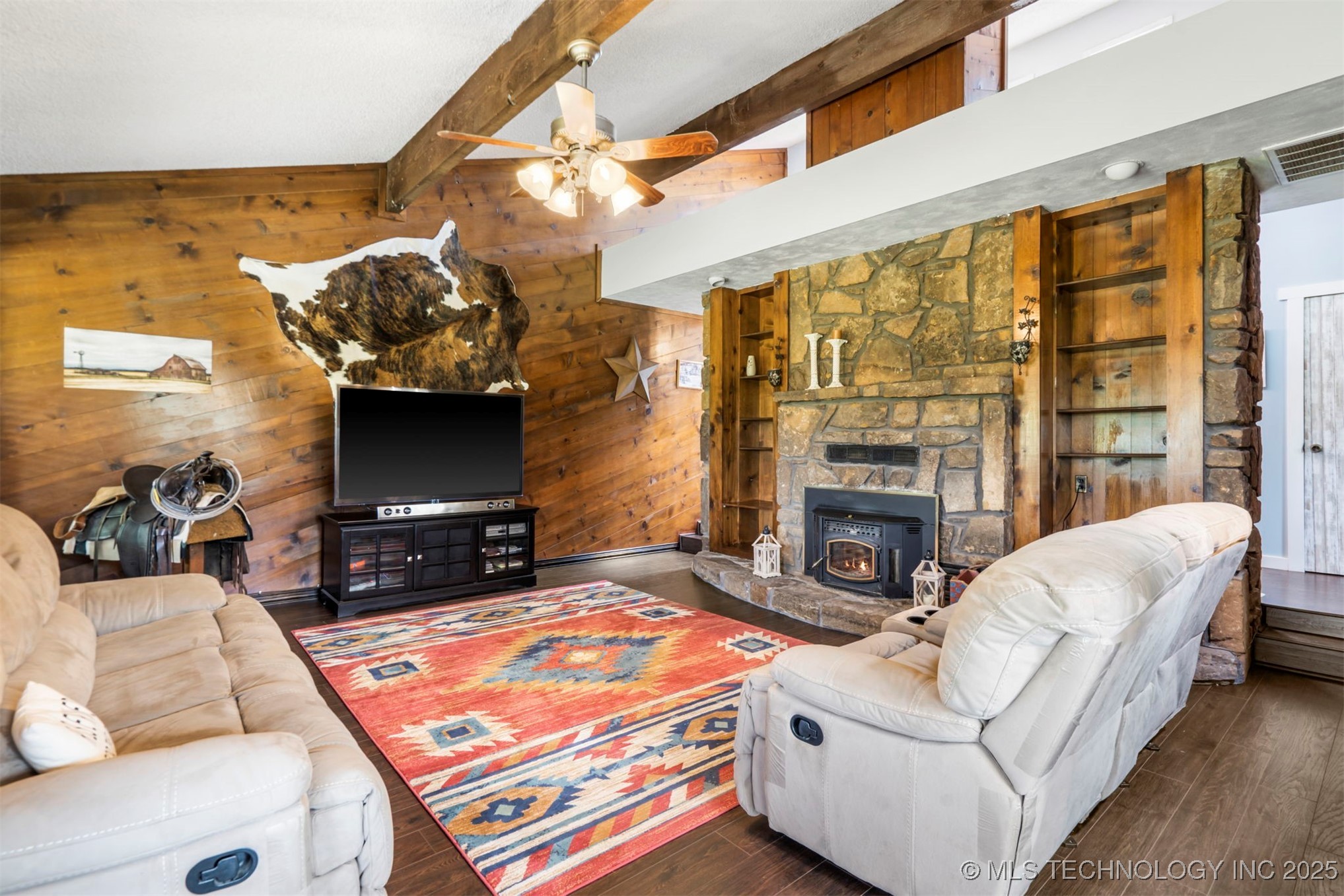 20700 E 420 Road Property Photo 11