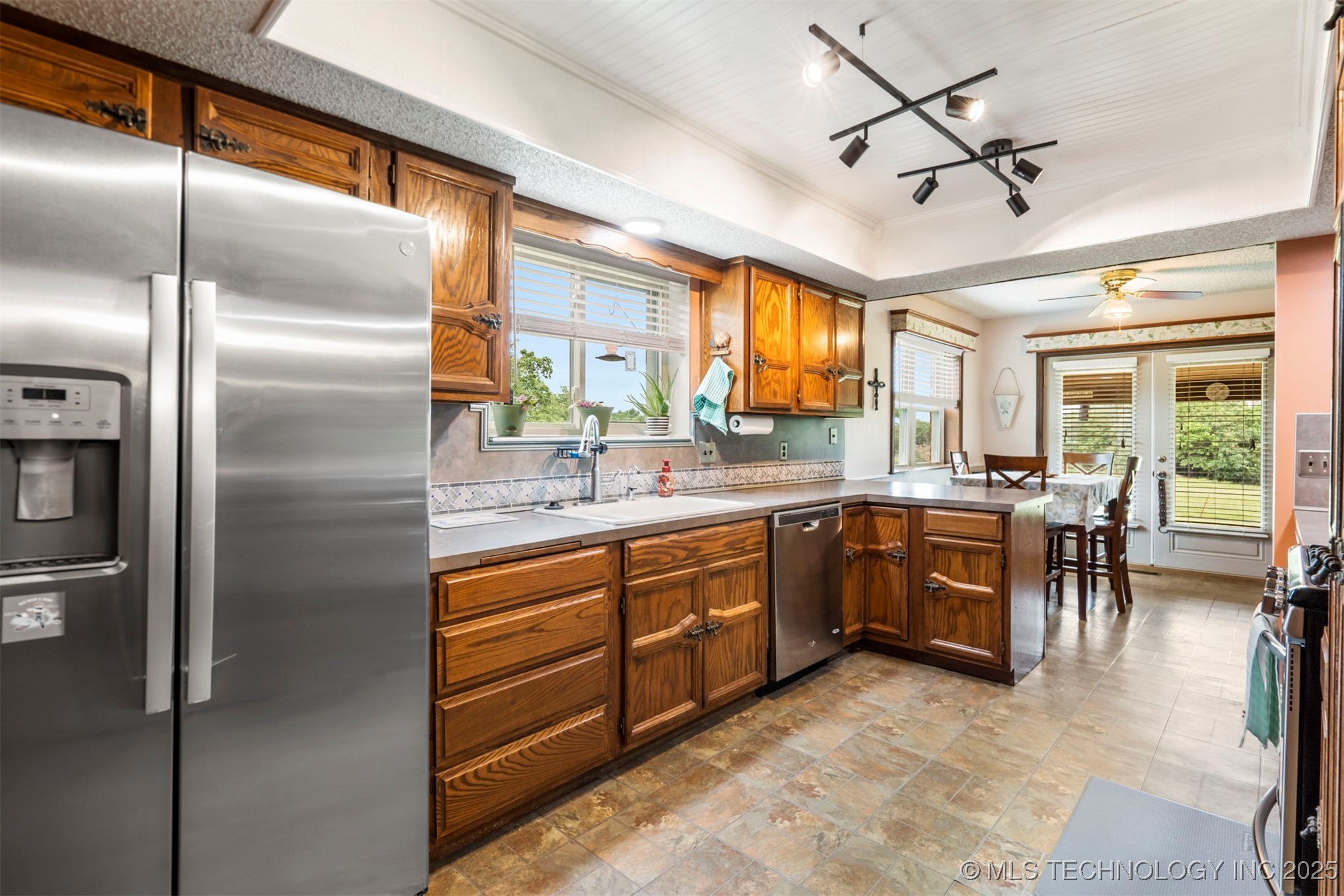 20700 E 420 Road Property Photo 14