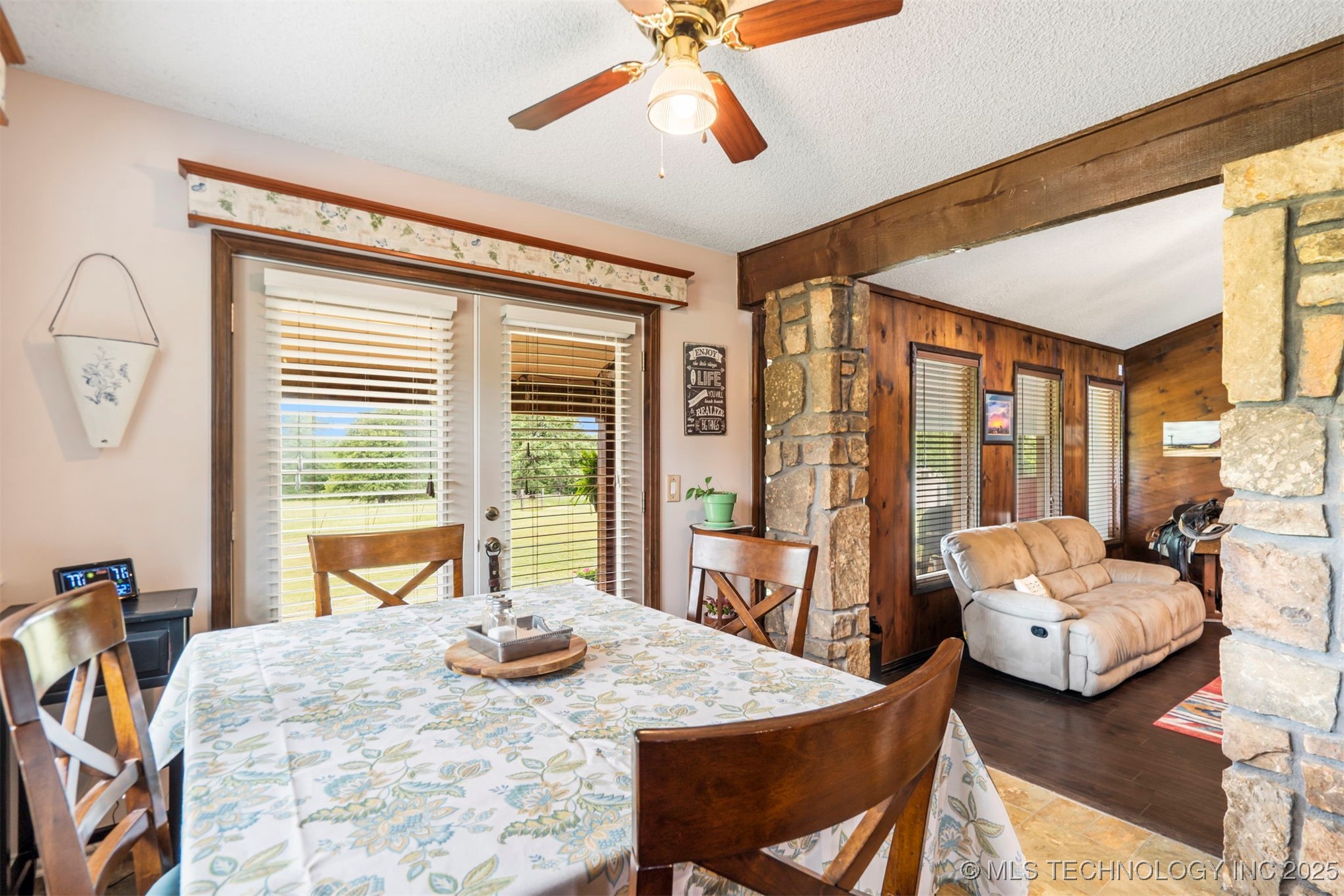 20700 E 420 Road Property Photo 15