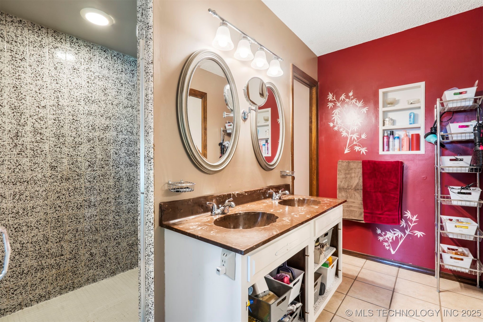 20700 E 420 Road Property Photo 19