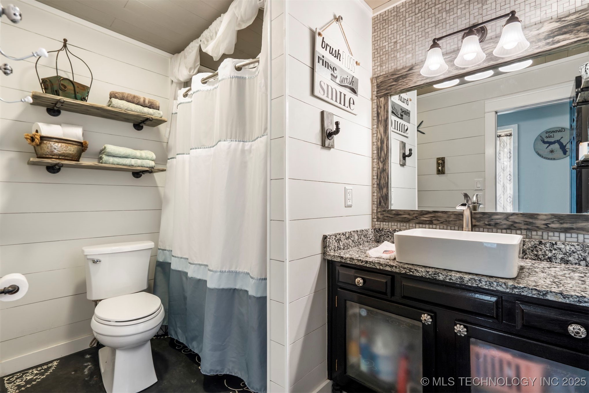 20700 E 420 Road Property Photo 22