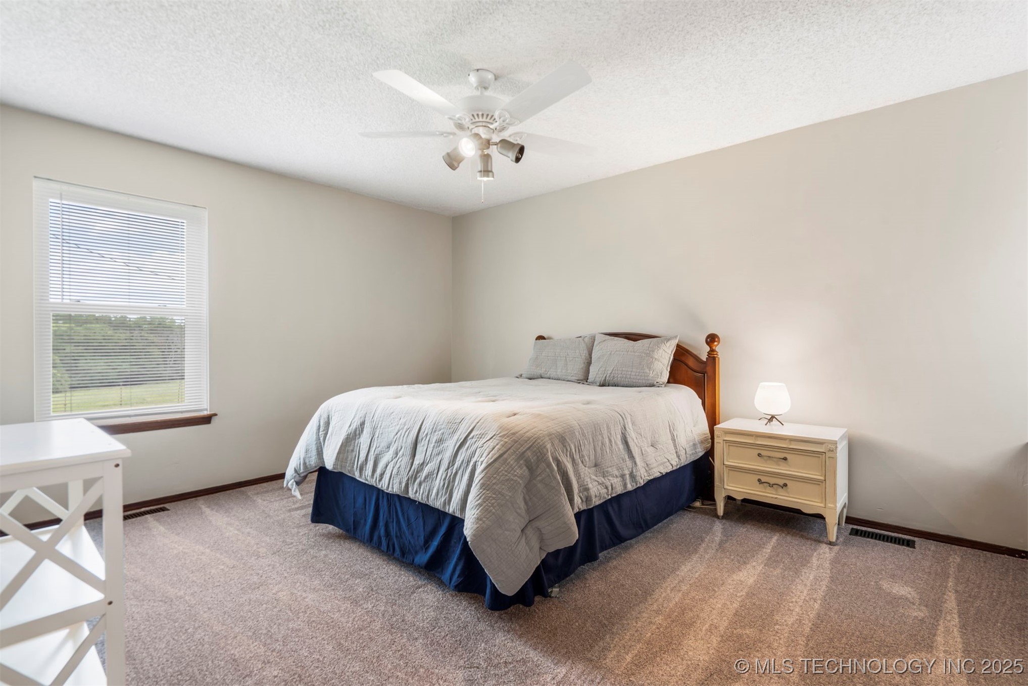 20700 E 420 Road Property Photo 23