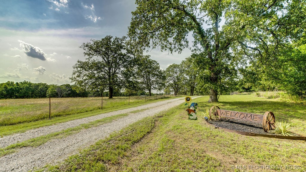 20700 E 420 Road Property Photo 28