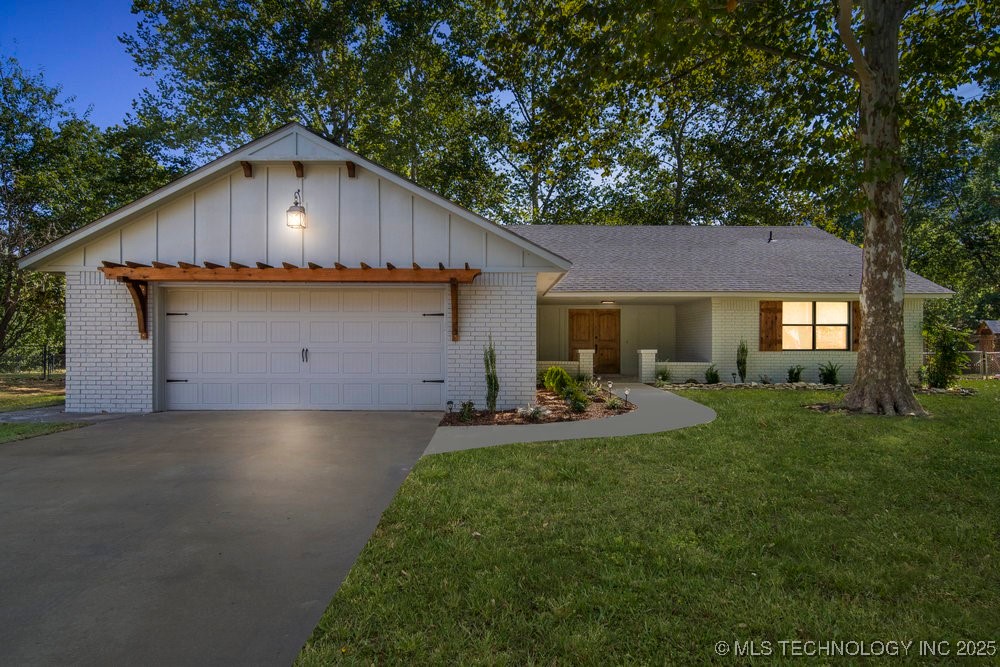 1908 N Chambers Terrace Property Photo 4