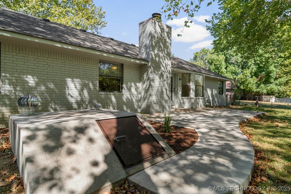 1908 N Chambers Terrace Property Photo 5