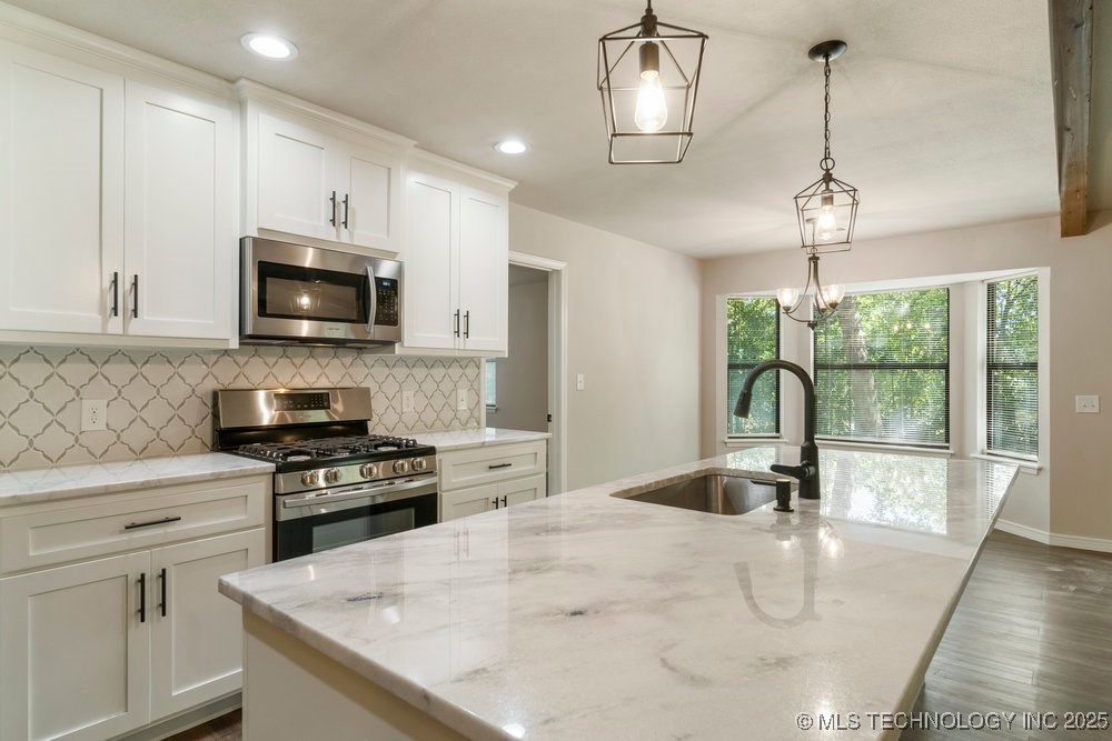 1908 N Chambers Terrace Property Photo 18