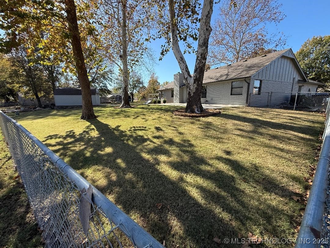1908 N Chambers Terrace Property Photo 38