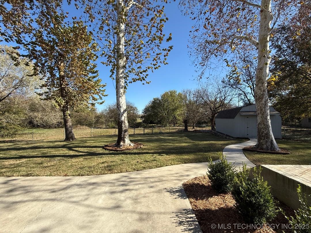 1908 N Chambers Terrace Property Photo 44