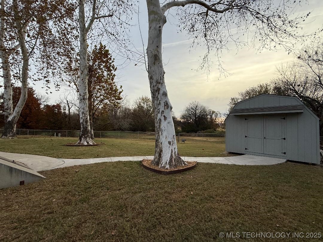 1908 N Chambers Terrace Property Photo 65