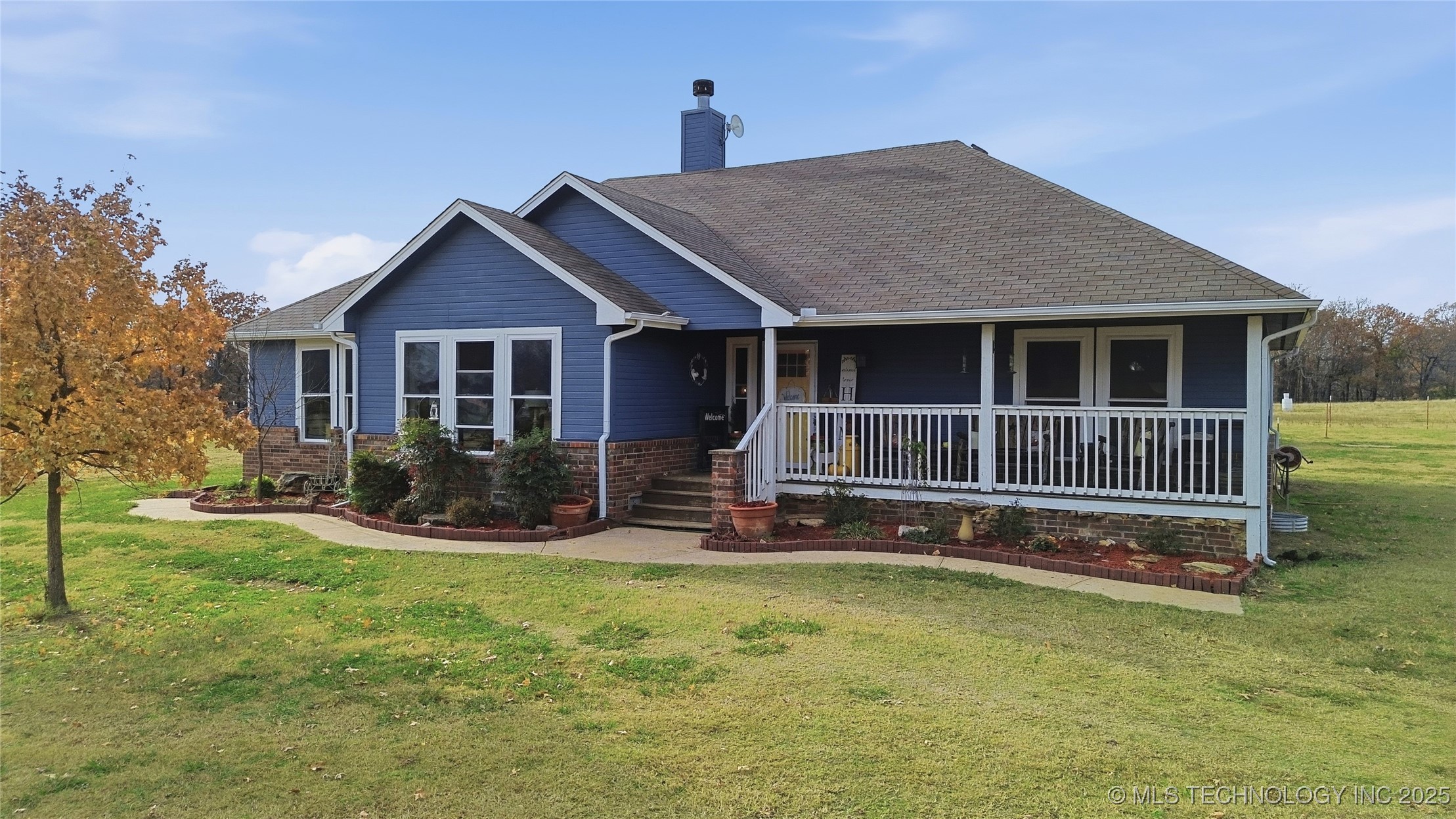 22358 N Javine Hill Road Property Photo 1