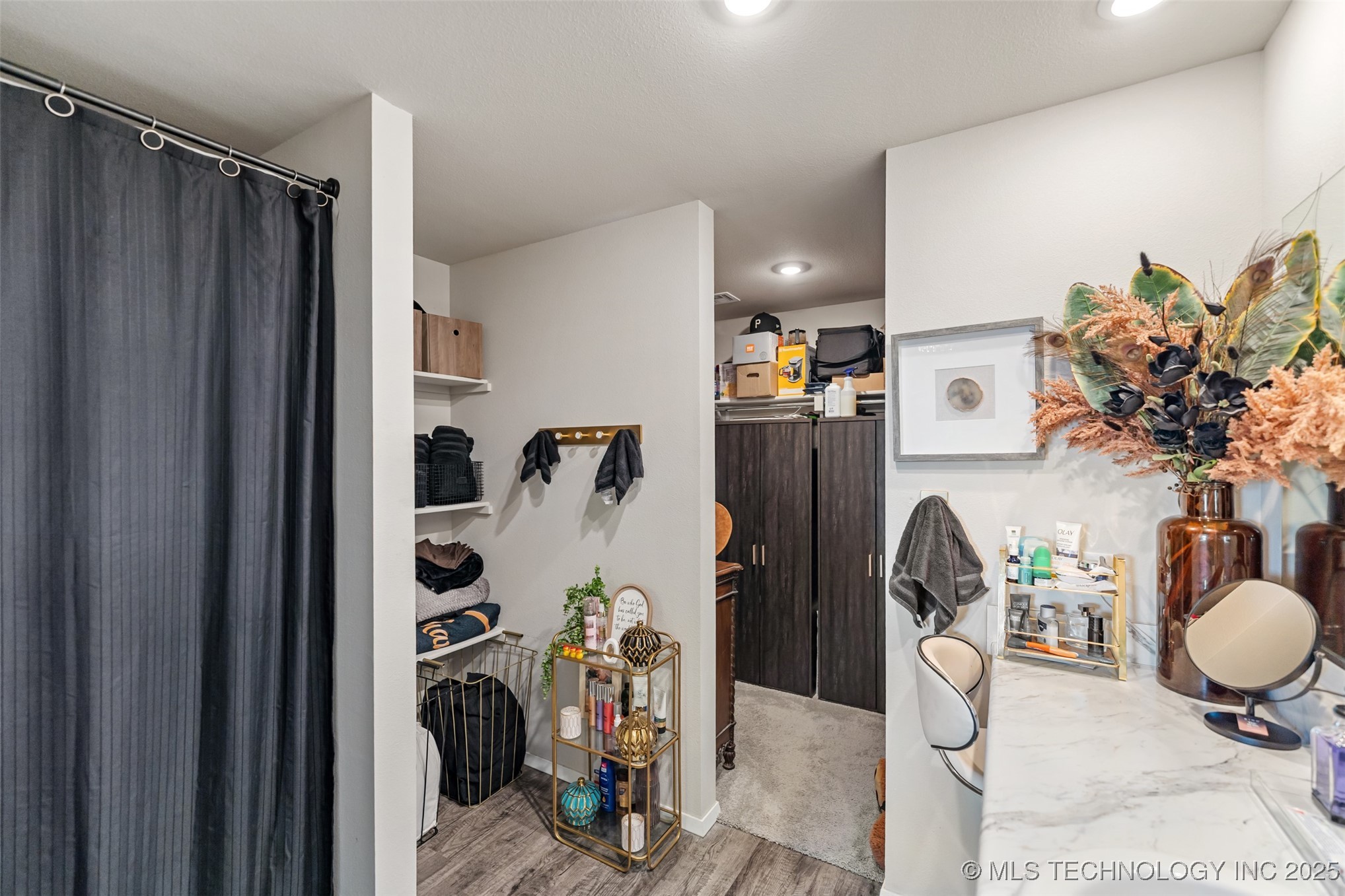 716 N Redbud Avenue Property Photo 16