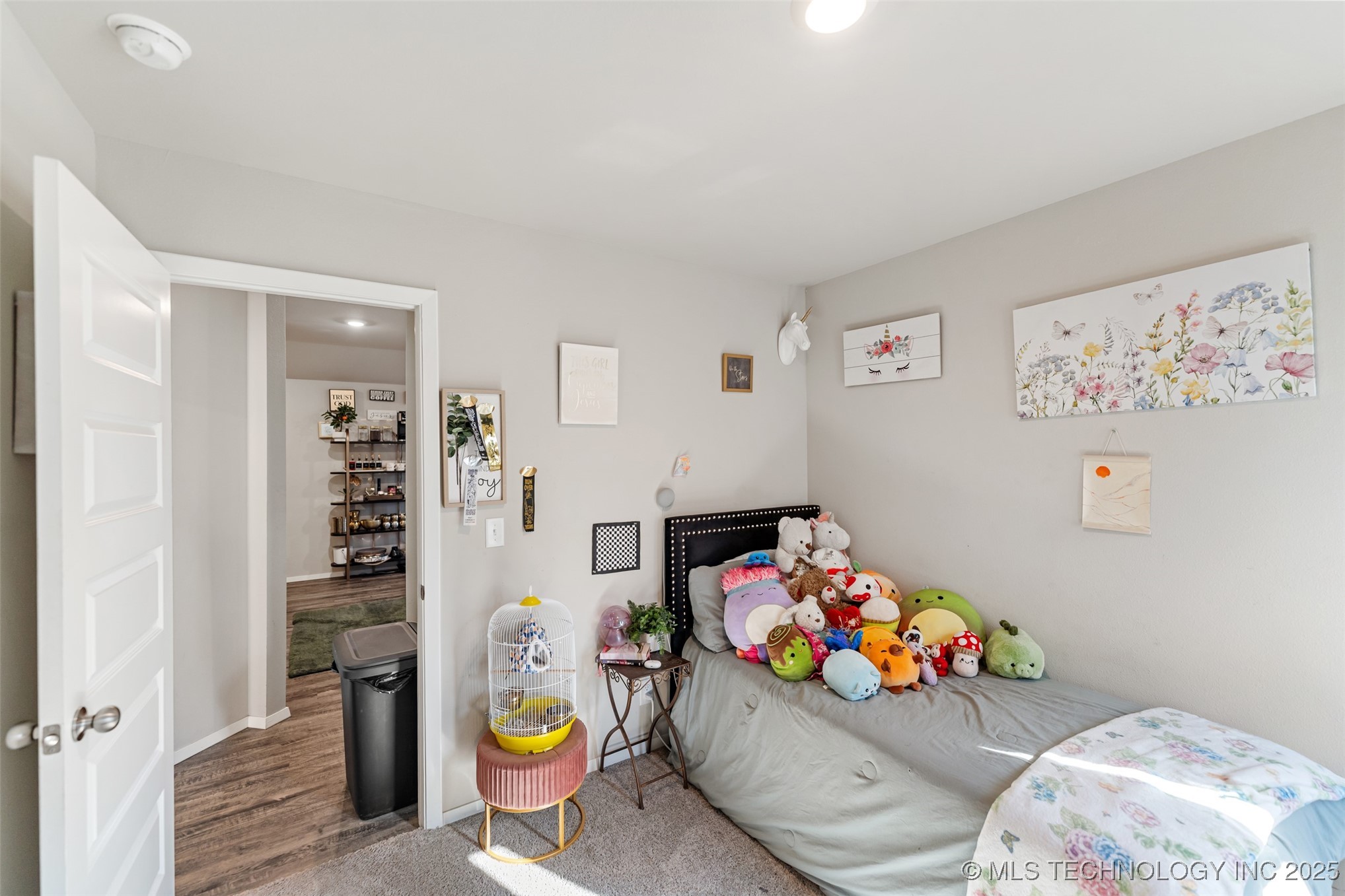 716 N Redbud Avenue Property Photo 19