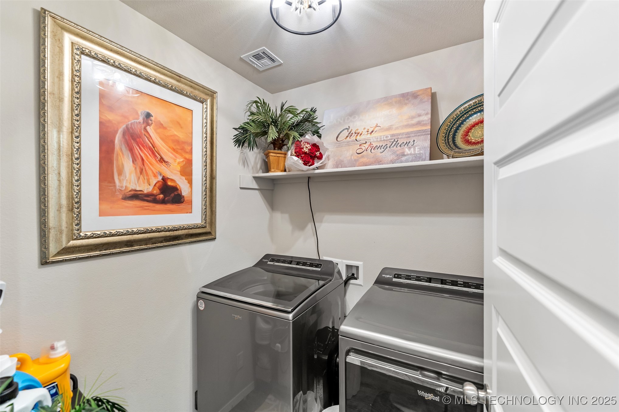 716 N Redbud Avenue Property Photo 22