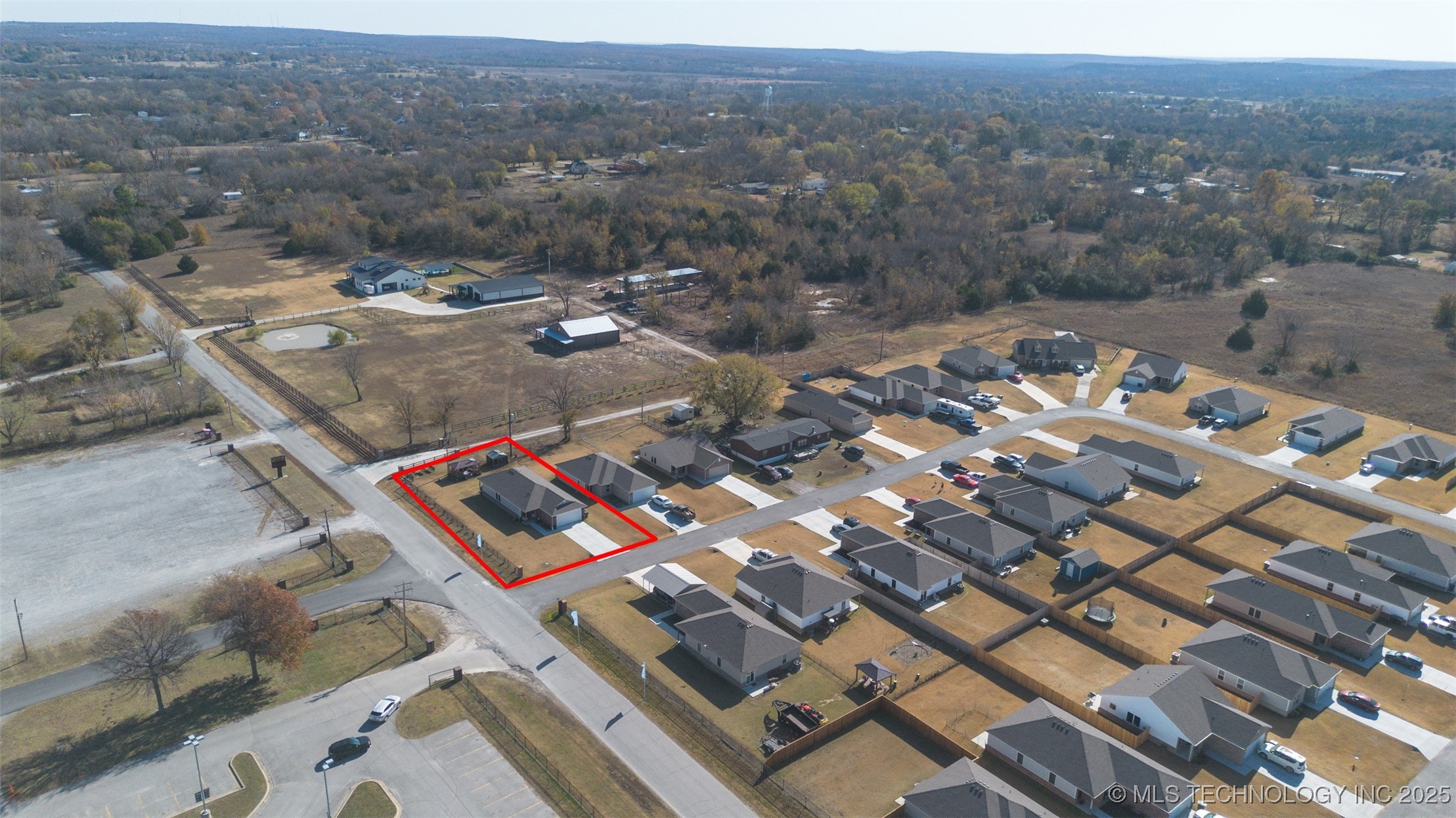 716 N Redbud Avenue Property Photo 32