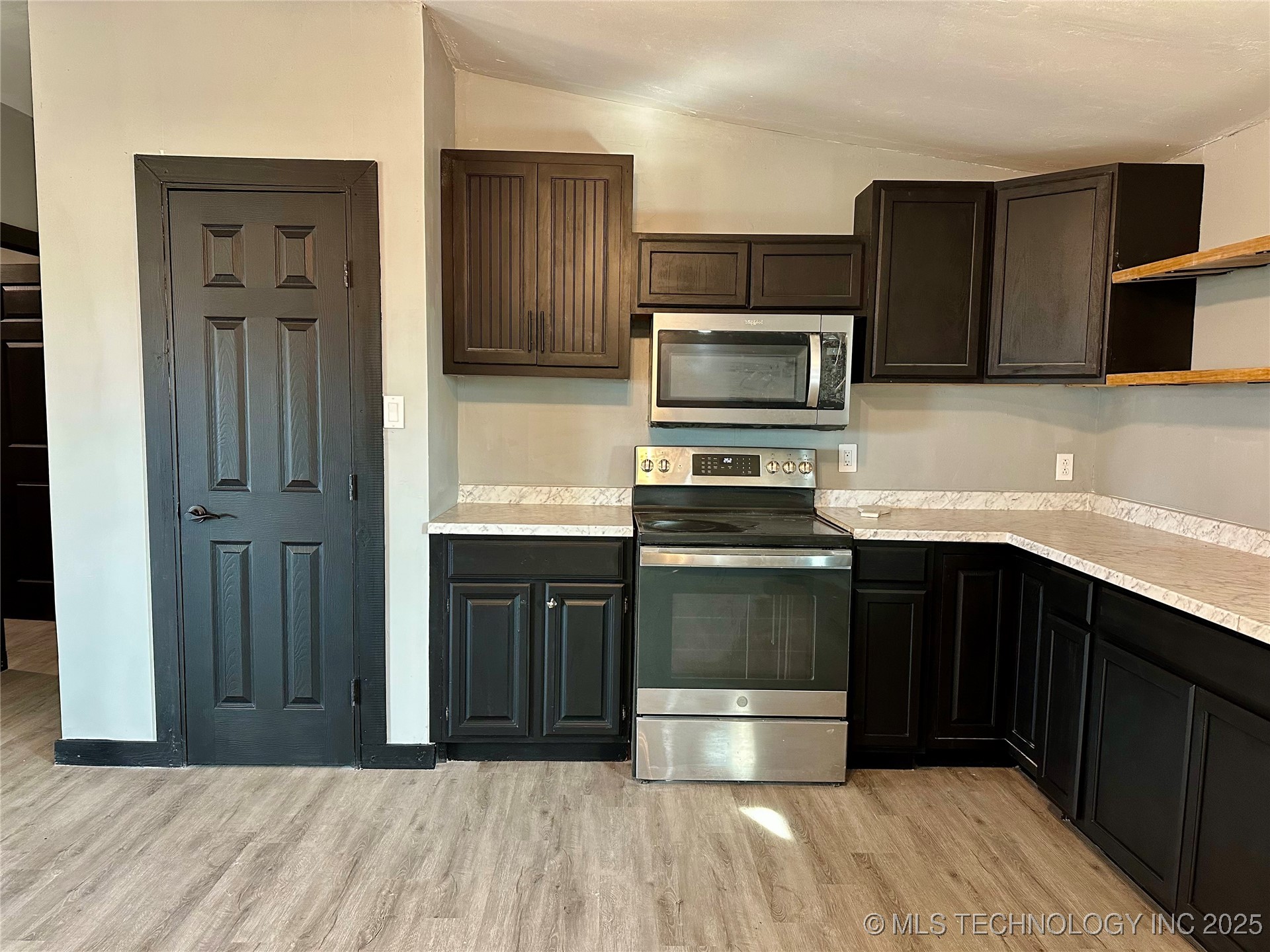 24094 N County Road 3350 Property Photo 4