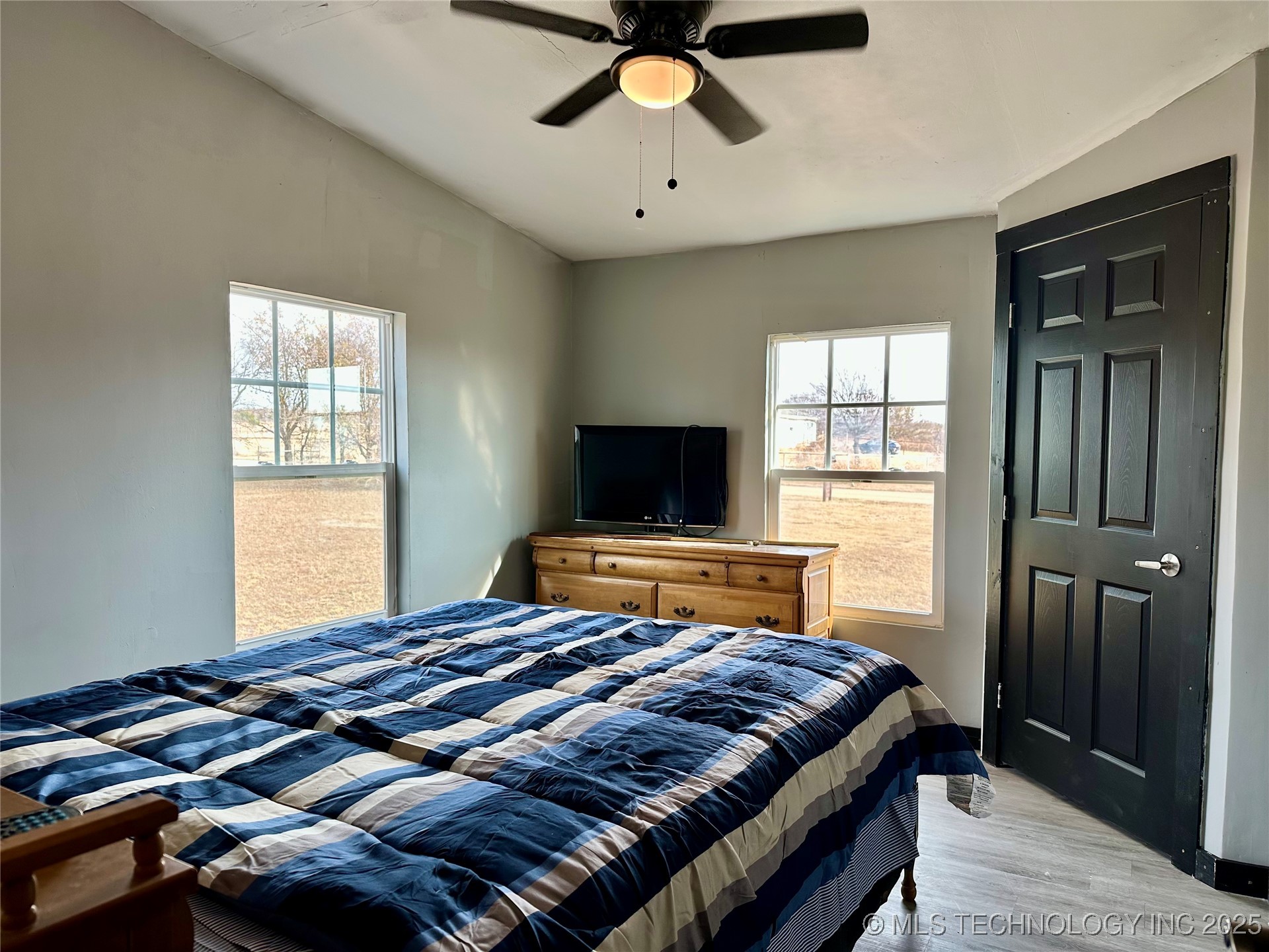 24094 N County Road 3350 Property Photo 12