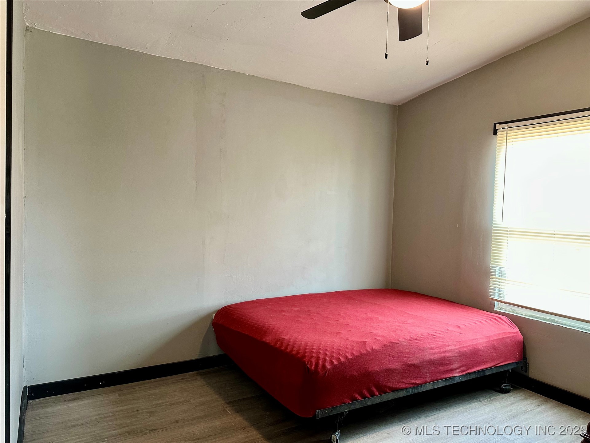 24094 N County Road 3350 Property Photo 13