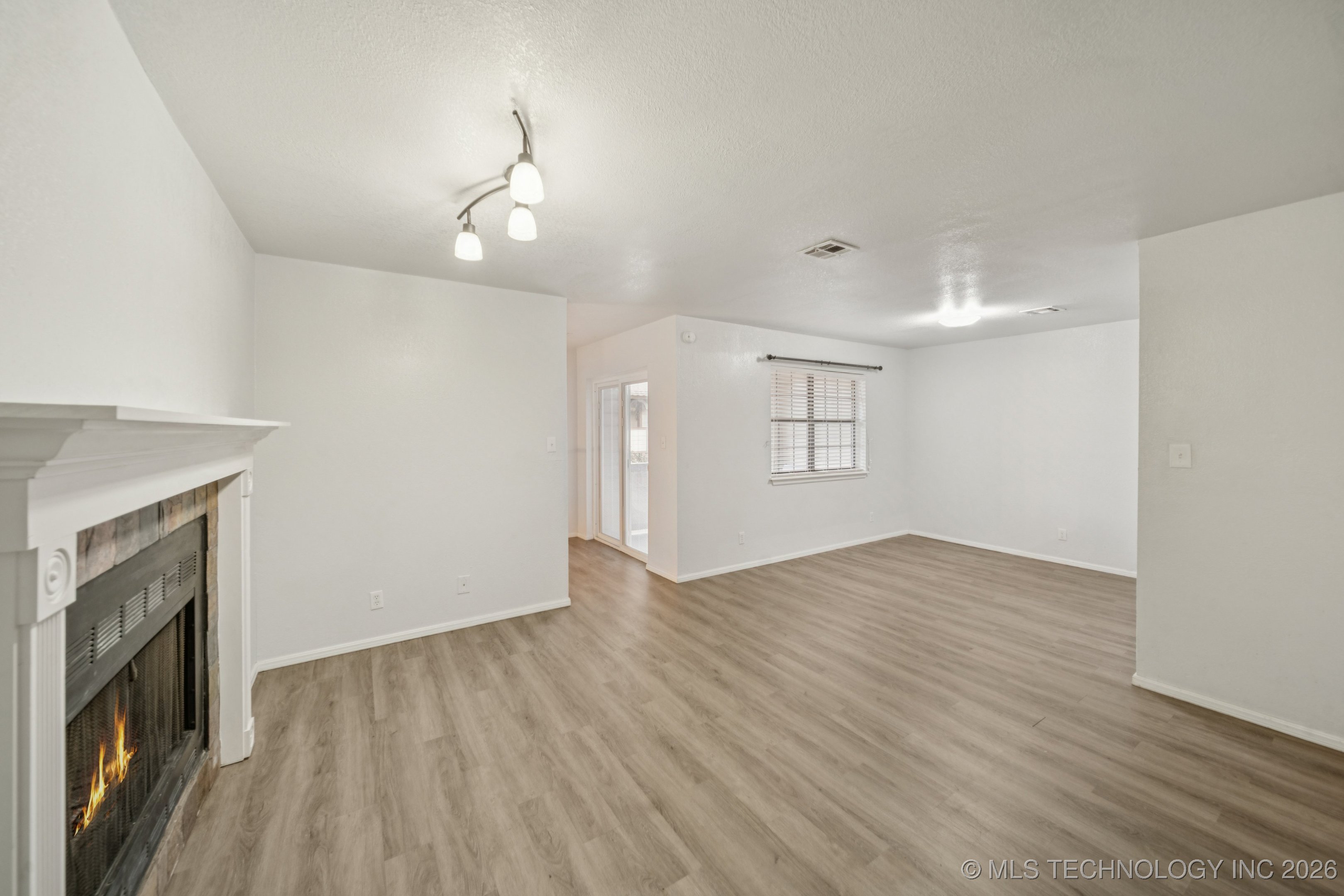 6526 S Memorial Drive D Property Photo 4