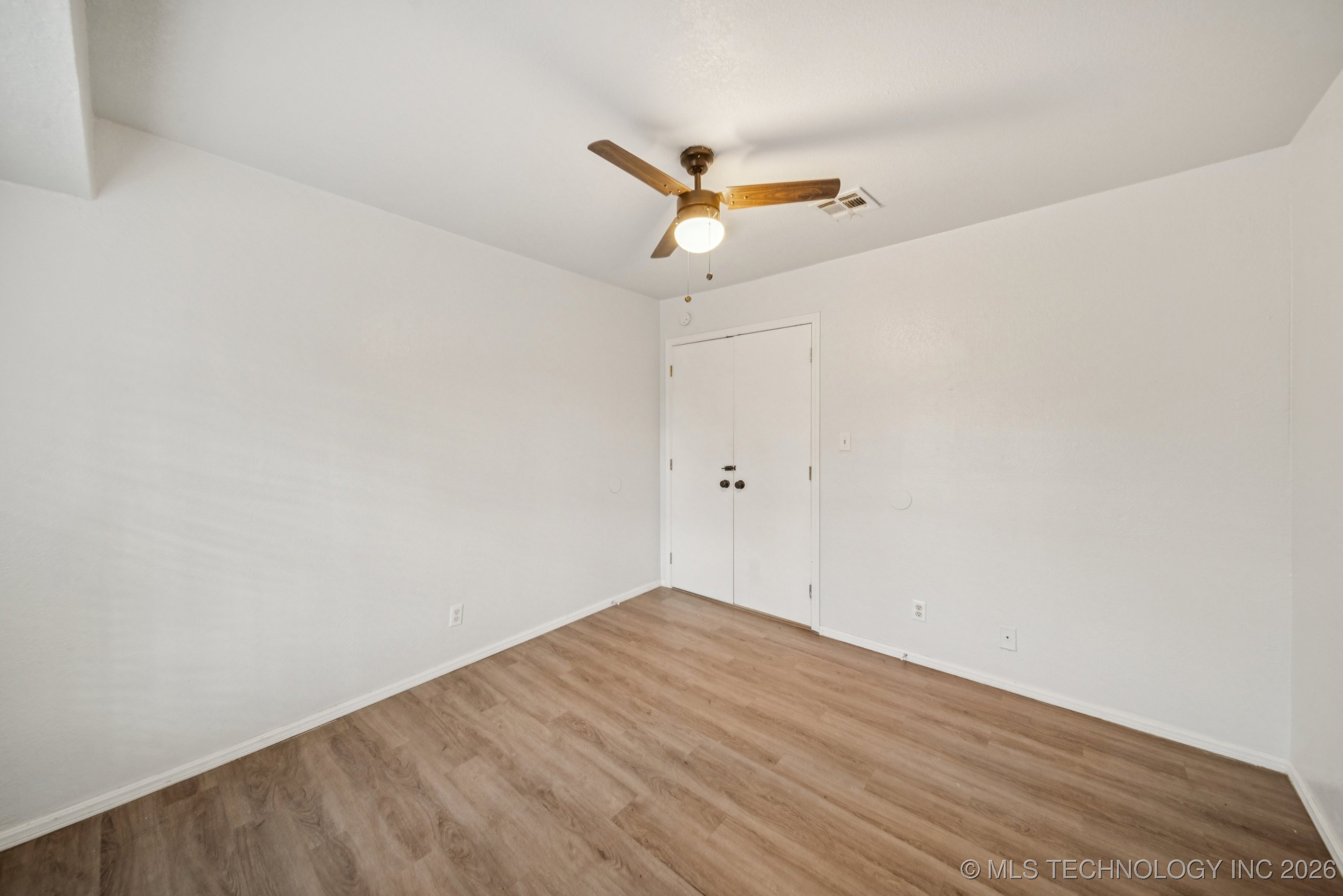 6526 S Memorial Drive D Property Photo 13