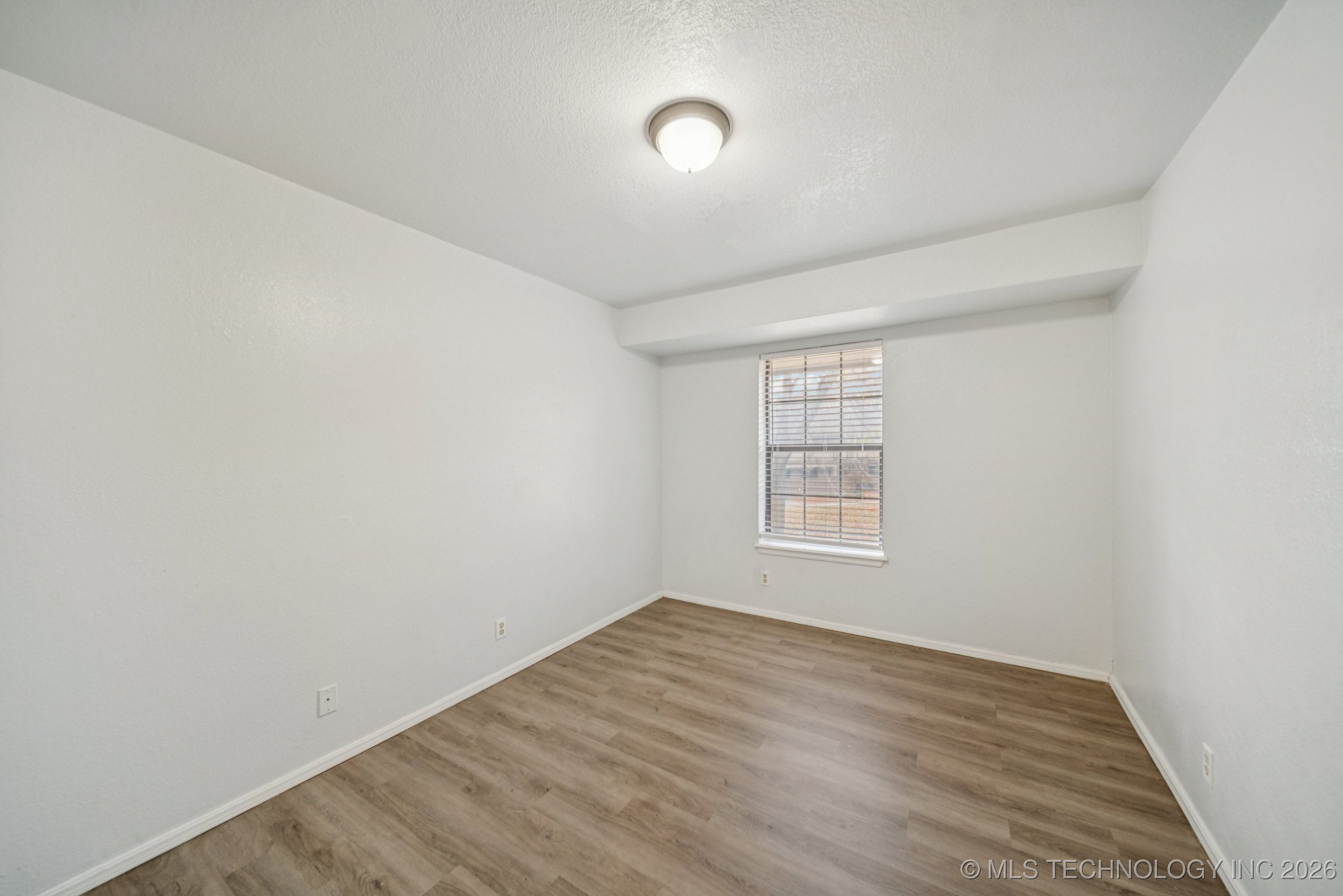 6526 S Memorial Drive D Property Photo 15