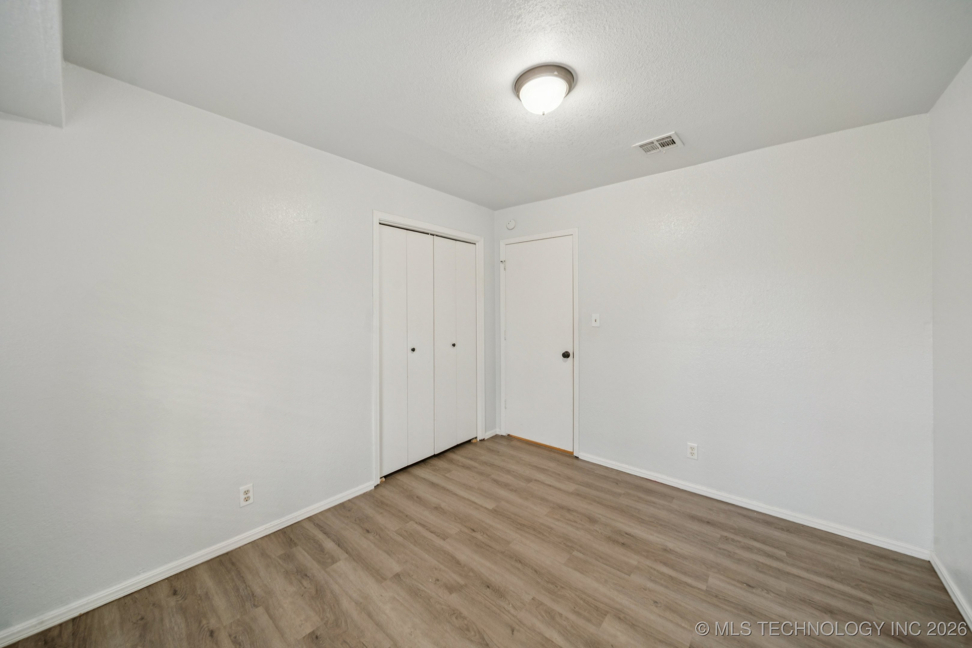 6526 S Memorial Drive D Property Photo 16