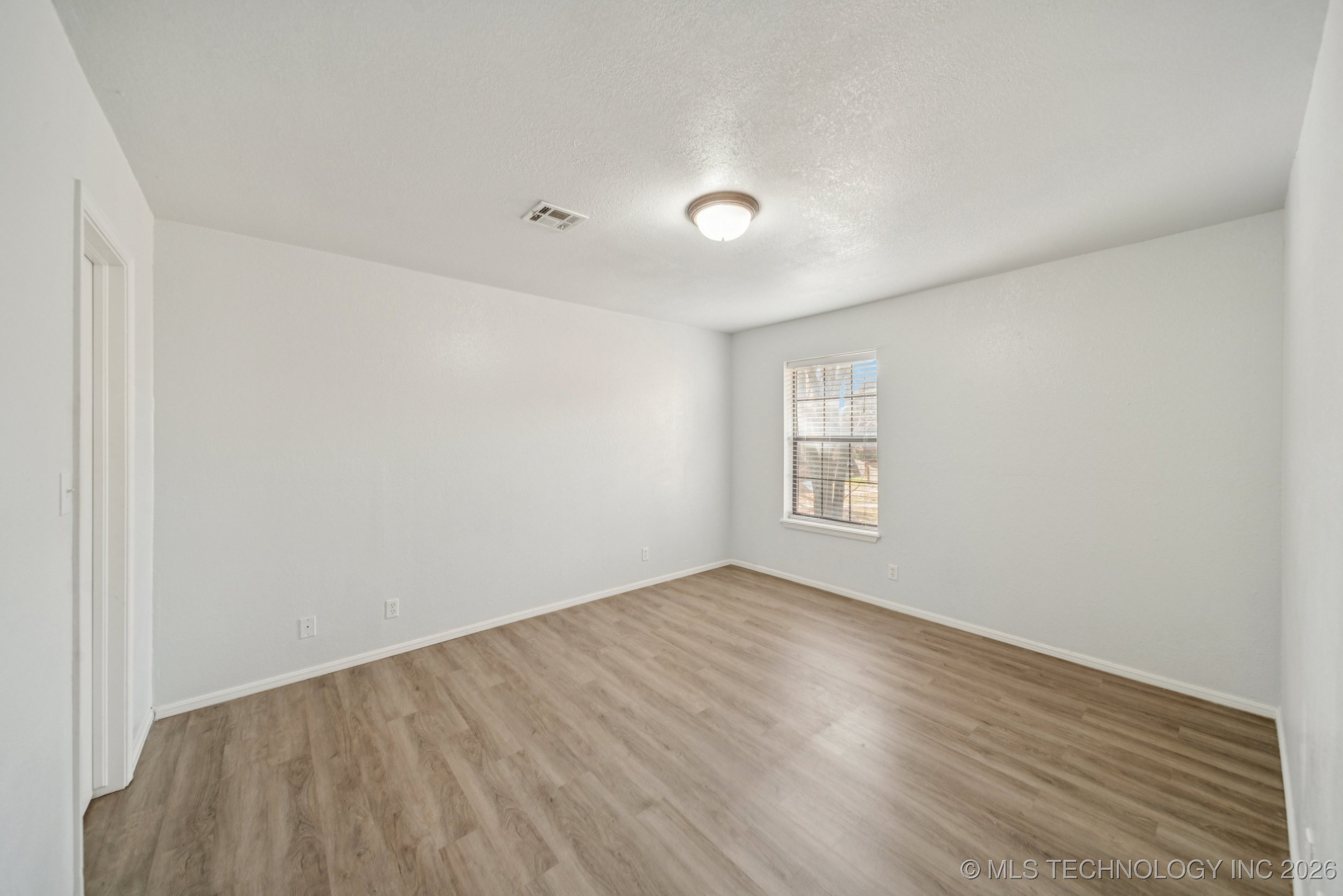 6526 S Memorial Drive D Property Photo 17