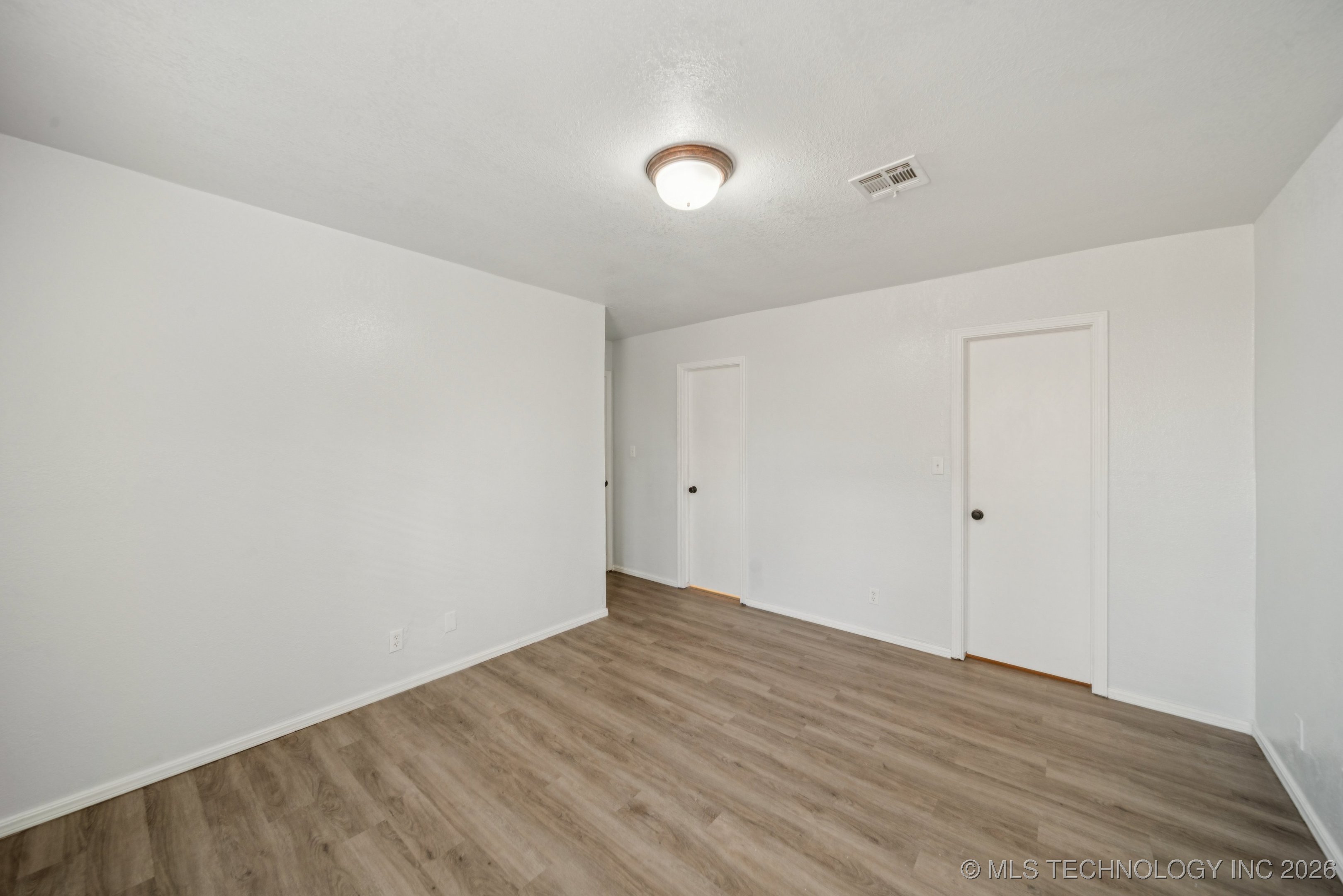 6526 S Memorial Drive D Property Photo 18