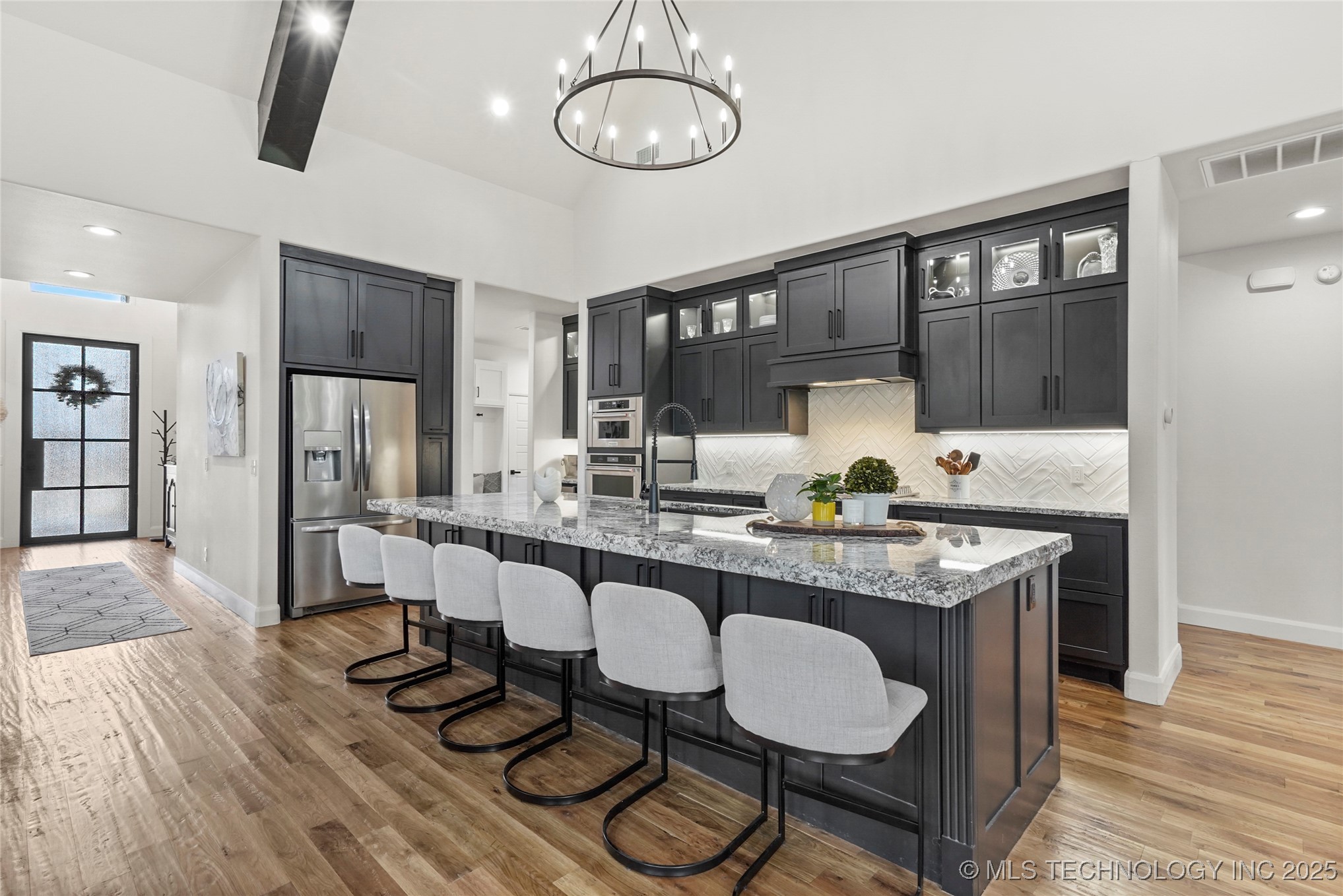 406 N 84th Place Property Photo 6