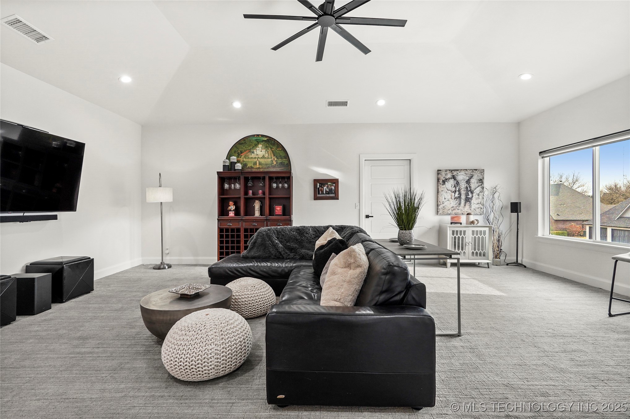 406 N 84th Place Property Photo 13