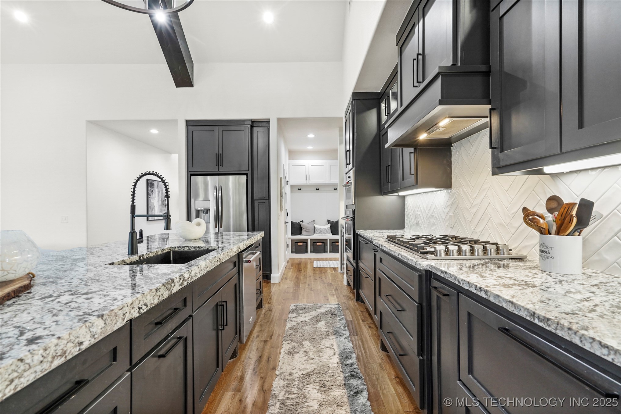 406 N 84th Place Property Photo 27