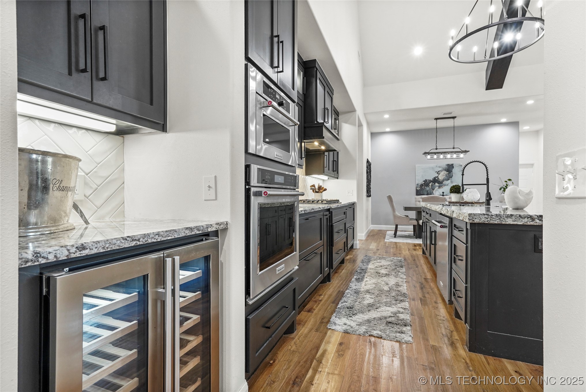 406 N 84th Place Property Photo 28