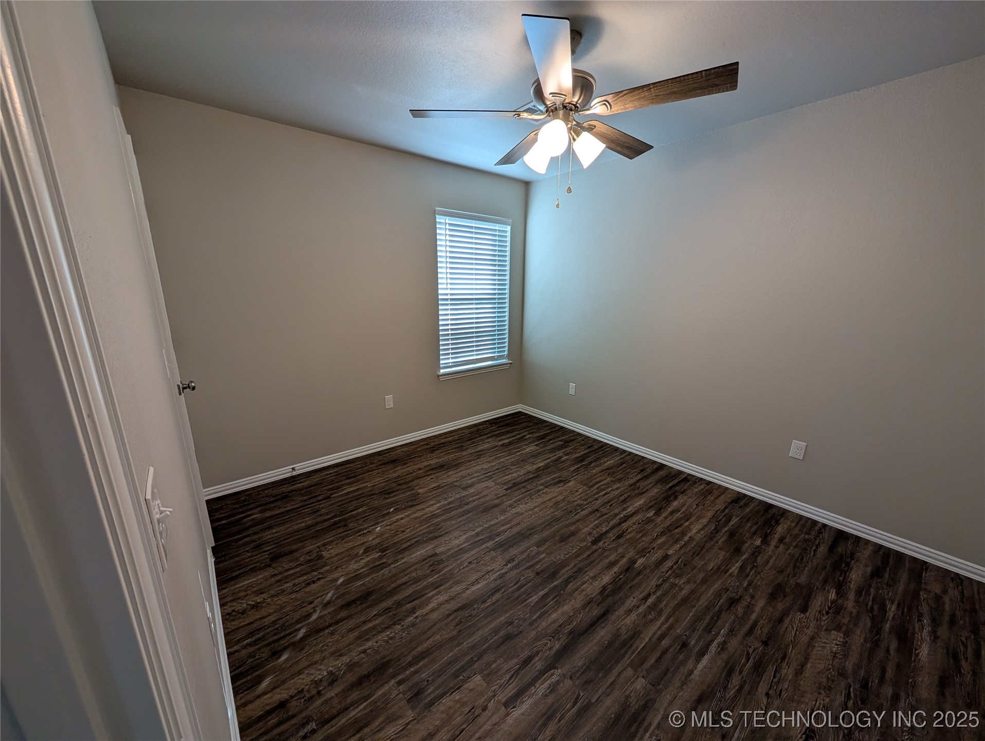 3332 Little John Property Photo 4