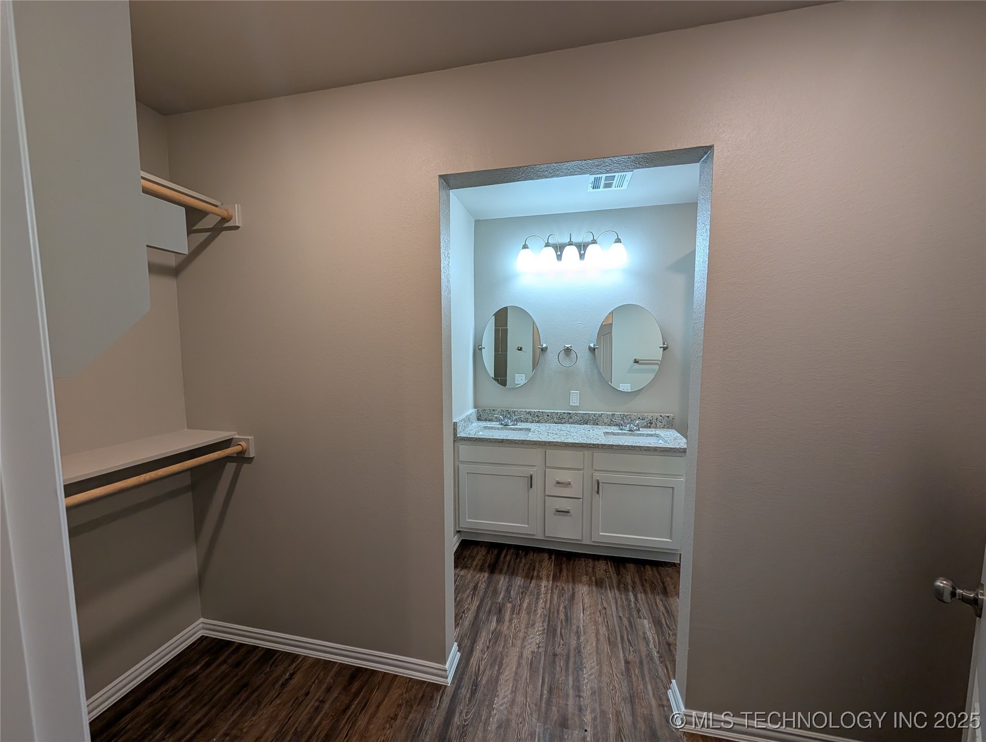 3332 Little John Property Photo 6