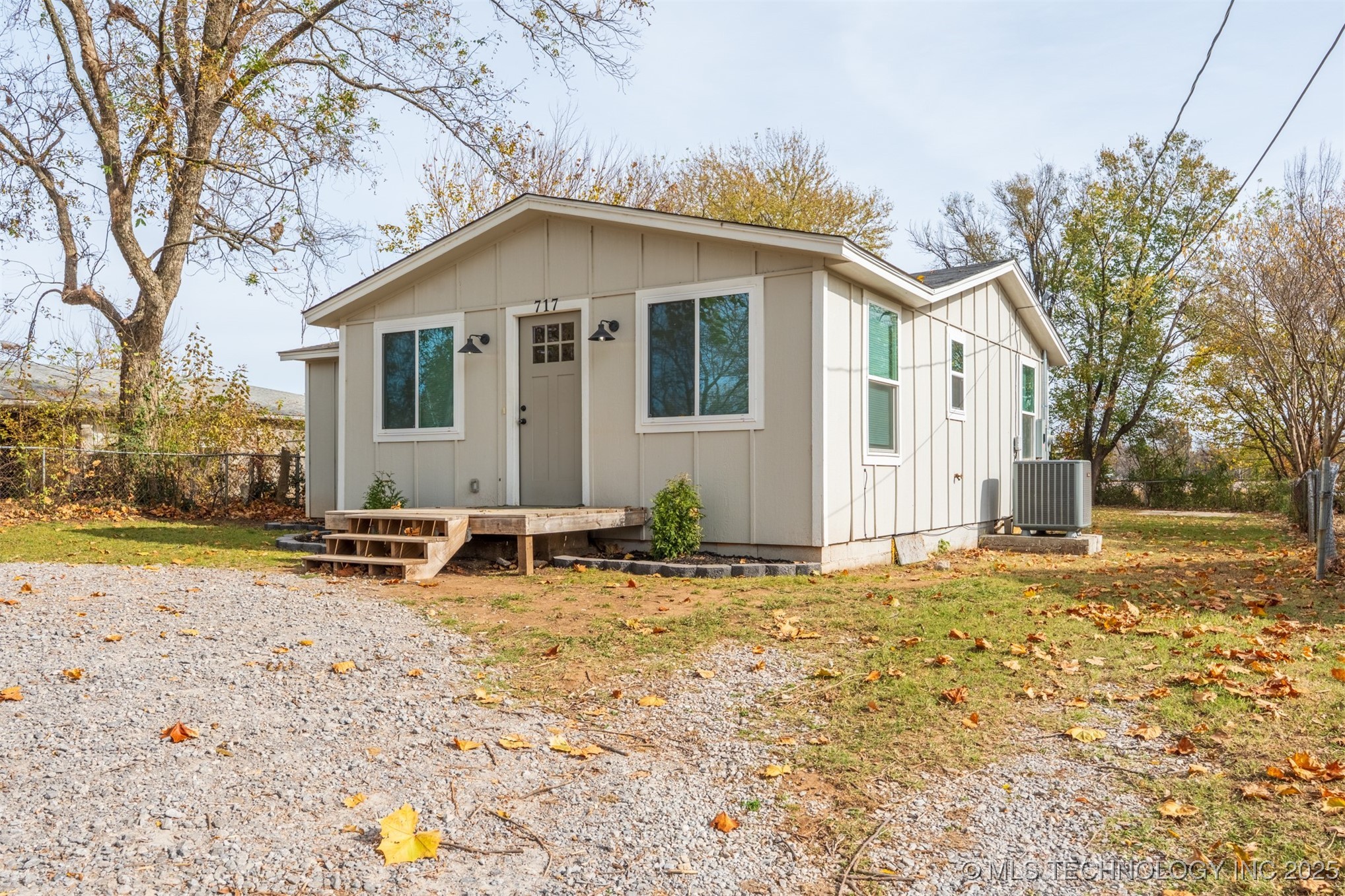 717 N Bristow Avenue Property Photo 2