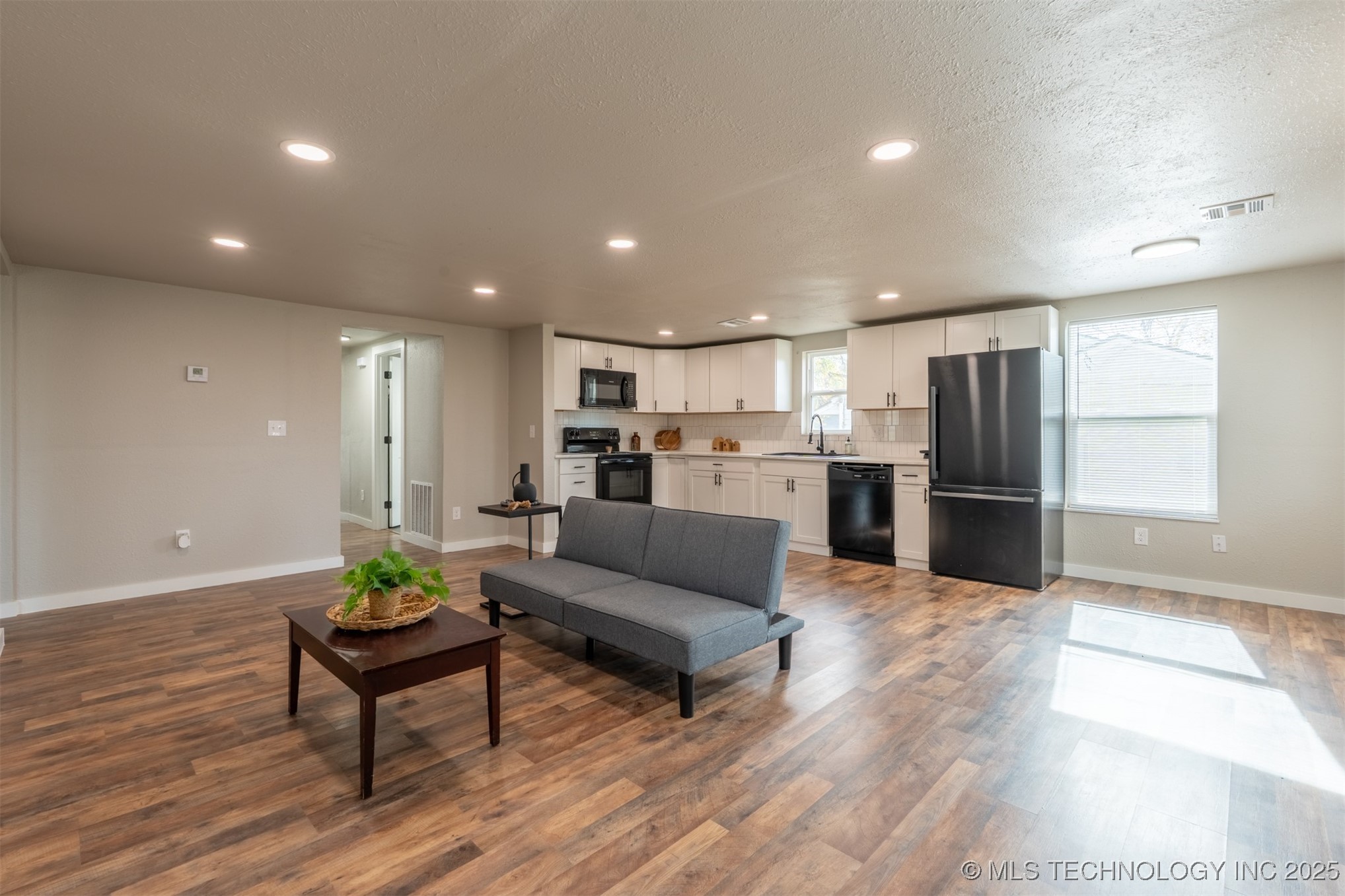 717 N Bristow Avenue Property Photo 4